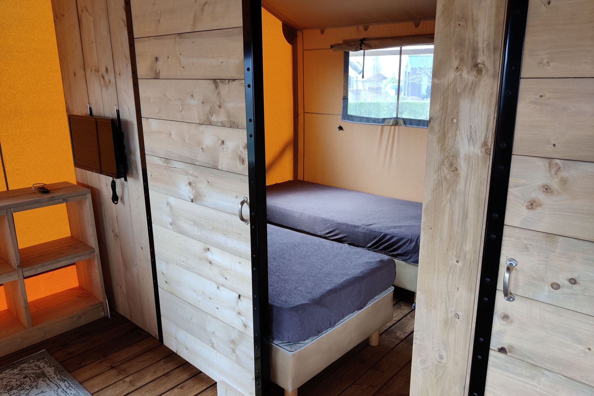 Glamping tent with AC and a view of the Kuinderbos