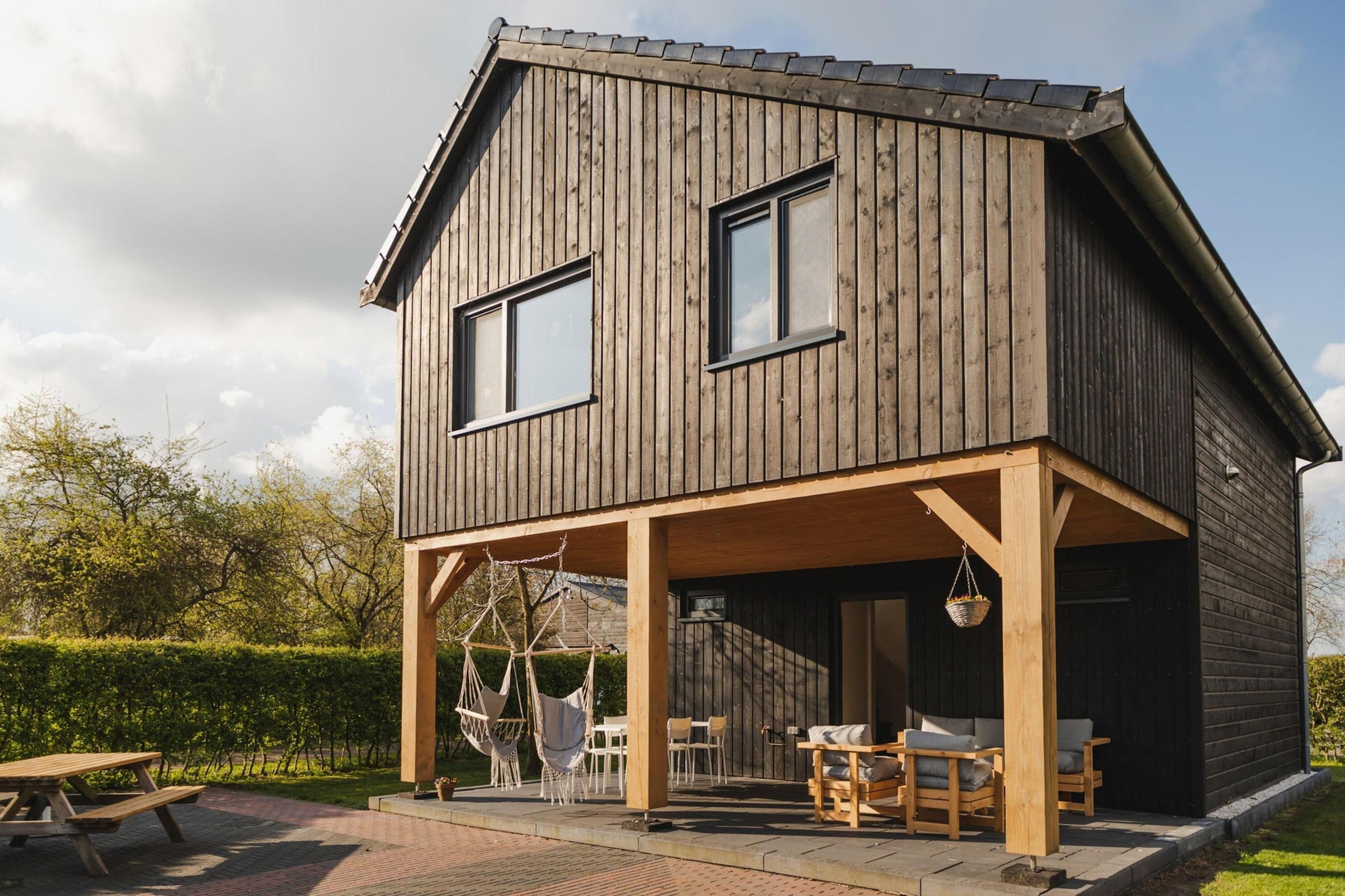 Luxurious holiday home with rural character