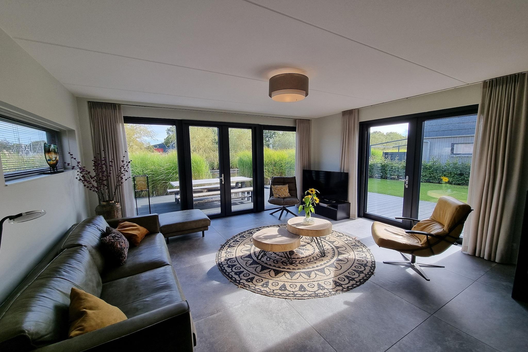 Watervilla Fjirtjin-Woonkamer