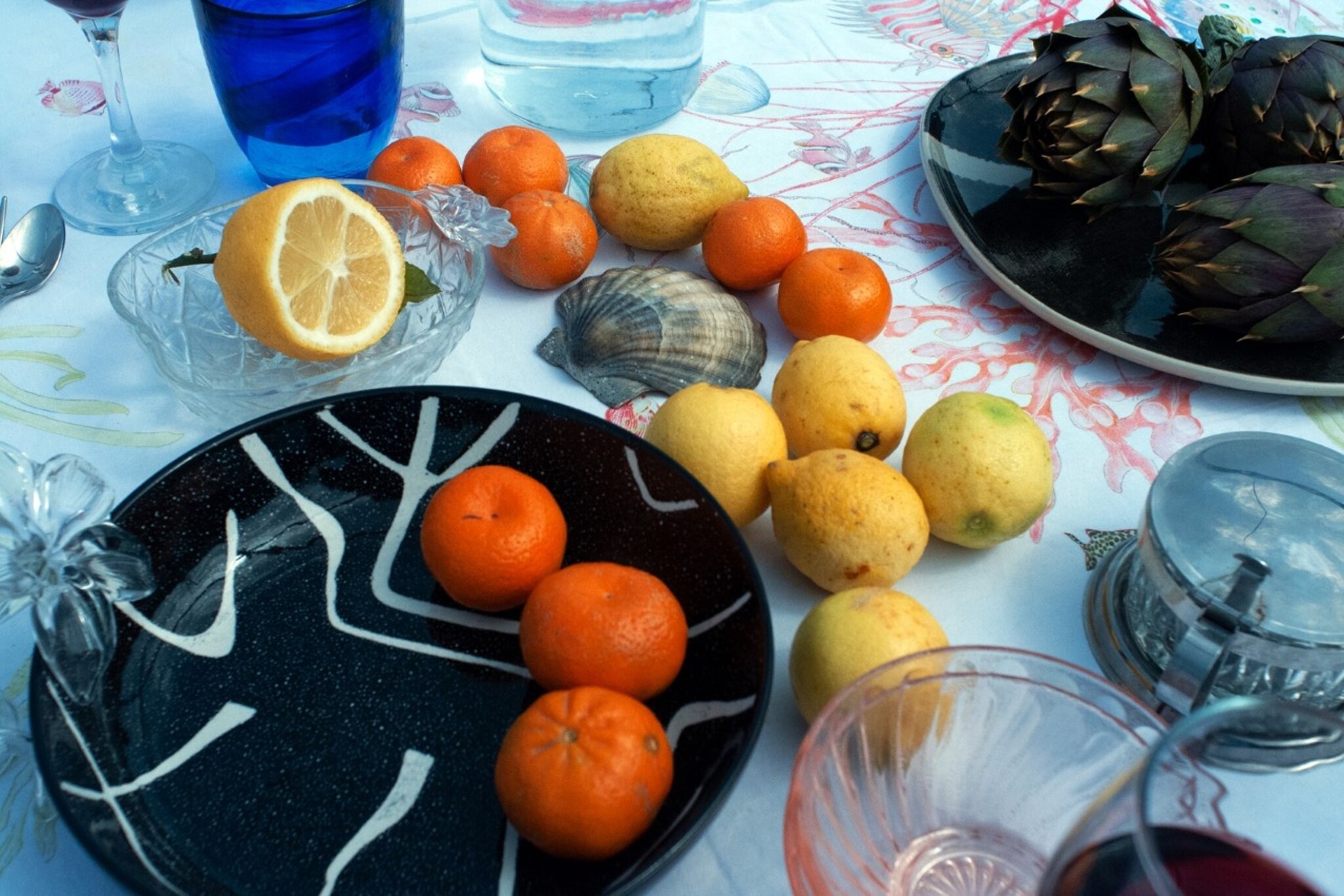 An optional utilities and service fee of EUR 50,00 will be charged before your arrival. Details are given below.<br> In this beautiful holiday home in Torre Colonna-Sperone near Palermo you can spend a carefree holiday by the sea. Couples, friends and families will find their perfect Sicilian holiday home here with a dream view from the terrace and just a 4-minute walk to the beach. Torre Colonna-Sperone is about 30 minutes east of Palermo and, in addition to a beach holiday, is also an ideal starting point for sightseeing in the region. The sophisticated Mondello, the cathedral of Monreale or the former fishing village of Cefalù are waiting to be discovered by you. A supermarket can be reached on foot from the house, and the town center is only 4 km from the accommodation. The centre of the village is 2.5 km away and is accessible by car. The house is comfortably furnished and is very quiet. It has everything you need for a relaxing stay. The roof terrace is a great place to relax, read a book and enjoy the sunset. It is furnished with a table and chairs so that you can enjoy your coffee in the open air after waking up. The tap water is drinkable. About Belvilla When you stay in a Belvilla home, you can rest assured of a unique holiday home in ideal surroundings at an attractive price. The portfolio of accommodations consists of more than 40,000-holiday homes in 20 European countries. Interested in a weekend getaway, a summer or winter sports holiday or simply a short break? Do you prefer the coast, the countryside or the mountains? Whatever your preference, there is a Belvilla home to meet your needs, from a cosy gîte for two to a castle big enough for the entire family, from an apartment in the heart of Rome to a cabin in the middle of nowhere, from a simple tree house to a luxury dream villa and from close to home to the other side of Europe. A Belvilla home gives you the freedom to enjoy breakfast in your pyjamas or continue a good conversation into the morning hours without having to worry about the bar's closing time. Prepare gourmet meals with fresh local ingredients in your own kitchen and take advantage of having your own swimming pool to do as many cannonballs as you want! In other words, you can enjoy complete privacy in your home away from home. <br><b> Optional Utilities & Service Package </b><br><b> An optional utilities and service package of EUR 50,00 </b> can be selected prior to your arrival. You will receive a separate communication with the payment link should you wish to include it.<br>This package ensures a seamless stay and conveniently covers services such as final cleaning, utility consumption, service support, and protection against minor damages or incidental costs during your stay.<br>Guests who prefer may manage these services independently, provided the property is returned in good order at check-out.