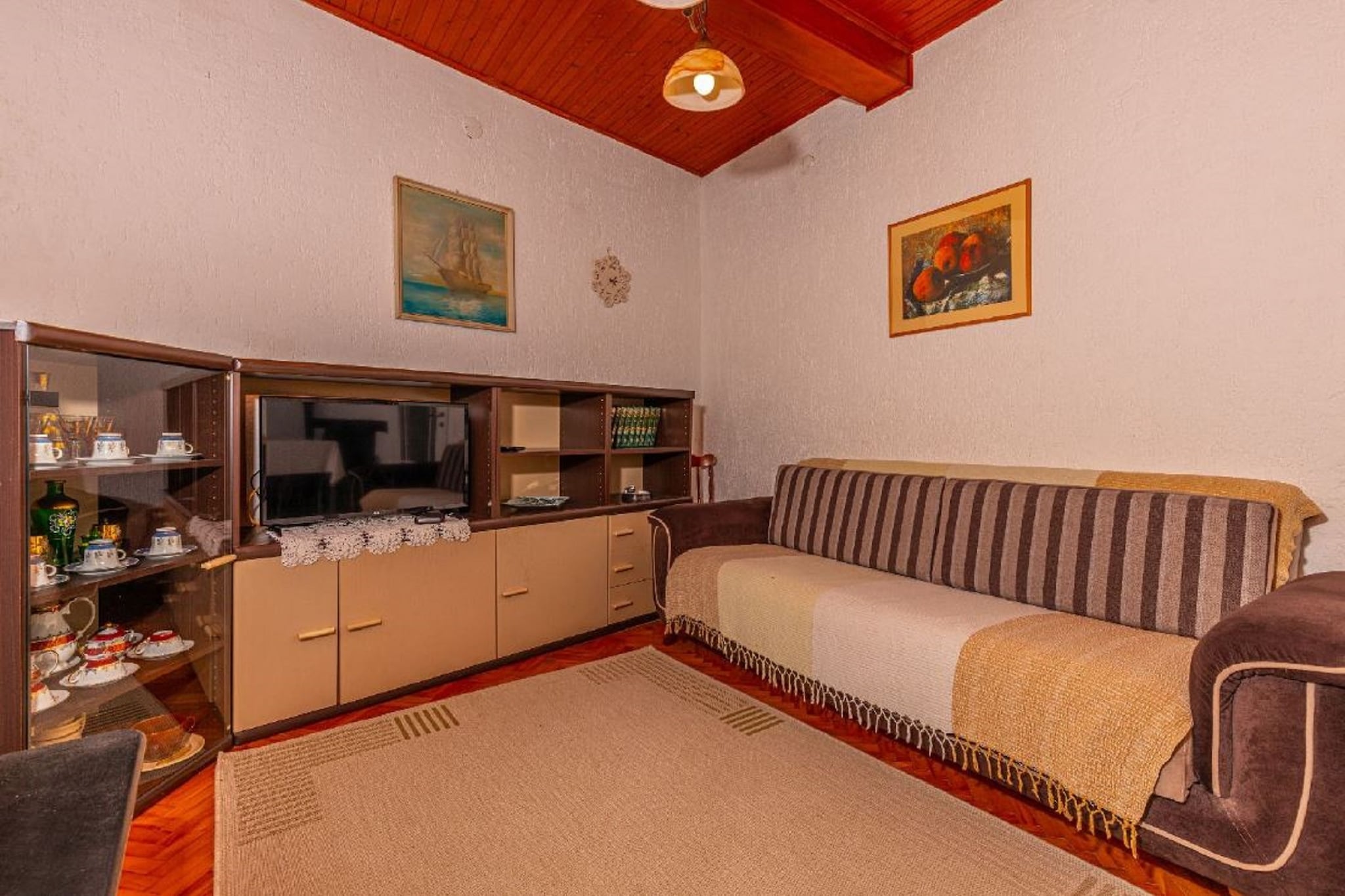 Reside in this traditional looking holiday home with your family or friends. This place will let you forget all your worries and distress! With a hot tub at your disposal, do not forget to relax after a day full of excursions.
 
You are only 200 m away from the seabeach, where you can unwind and just chill sunbathing. For buying items for the home to stock up the pantry for the stay, the shopping can be done 50 m away. 

In the open kitchen, you can prepare tasty meals and enjoy them at the dining table. The patio is a wonderful place to close the day with drinks. Air-conditioning will keep the indoors cool in the summers. The parking facility is also available here. 
