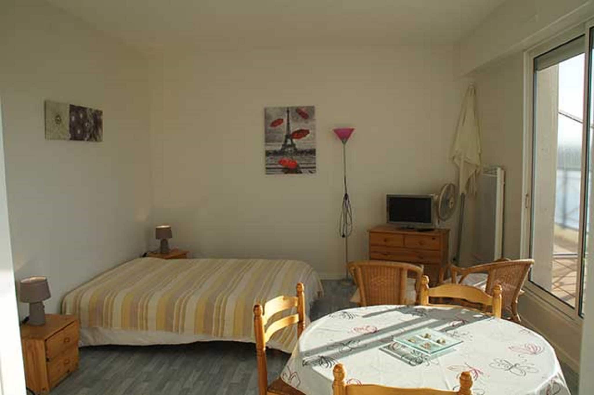 Einladendes Apartment in Rochefort mit Balkon