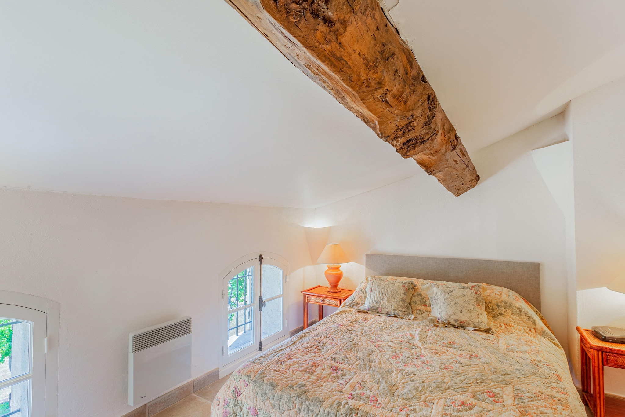 Chateau in Lorgues with Pool & Vineyard Views