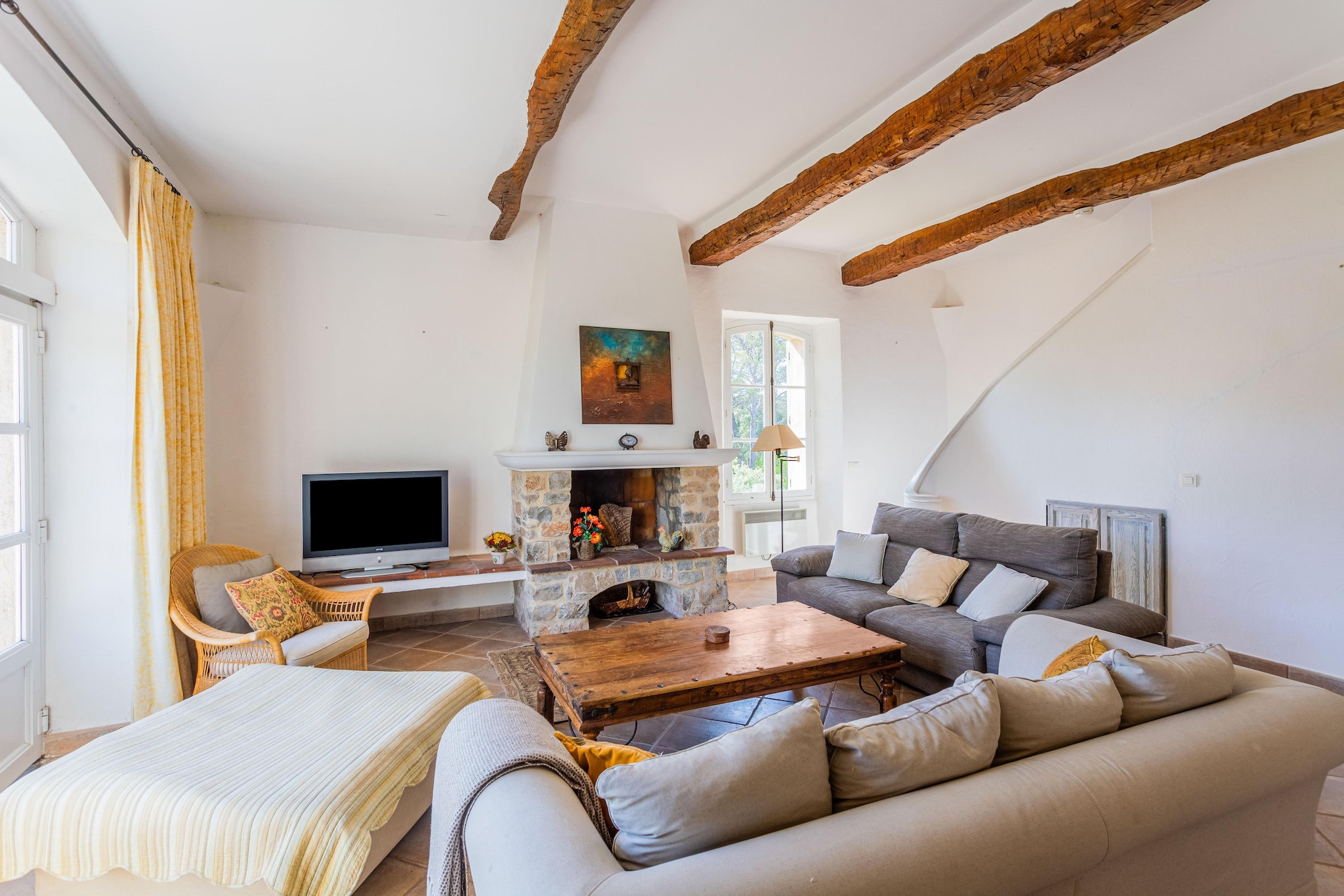 Ground floor: (Living room(TV, fireplace, seating area), Kitchen(stove, toaster, coffee machine, oven, microwave, fridge), Bedroom with bathroom(double bed, bathtub or shower, washbasin, toilet), Bedroom with bathroom(double bed or 2 single beds, bathtub or shower, washbasin, toilet), Bedroom with bathroom(double bed or 2 single beds, bathtub or shower, washbasin, toilet))\n\ncot, washing machine, air conditioning, terrace, BBQ, parking, swimming pool(shared with other guests, outside), tennis court