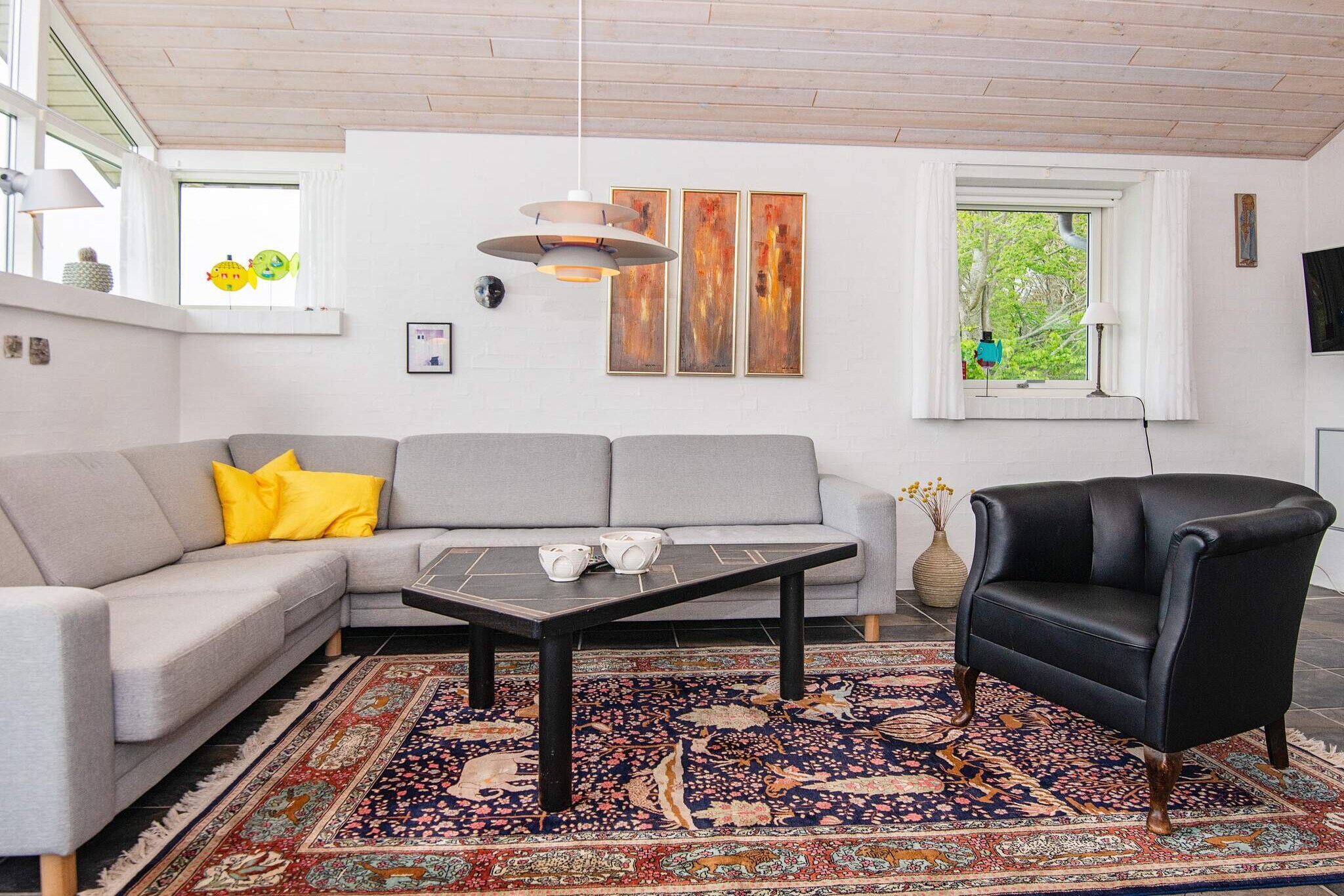 Cozy Property by Beach