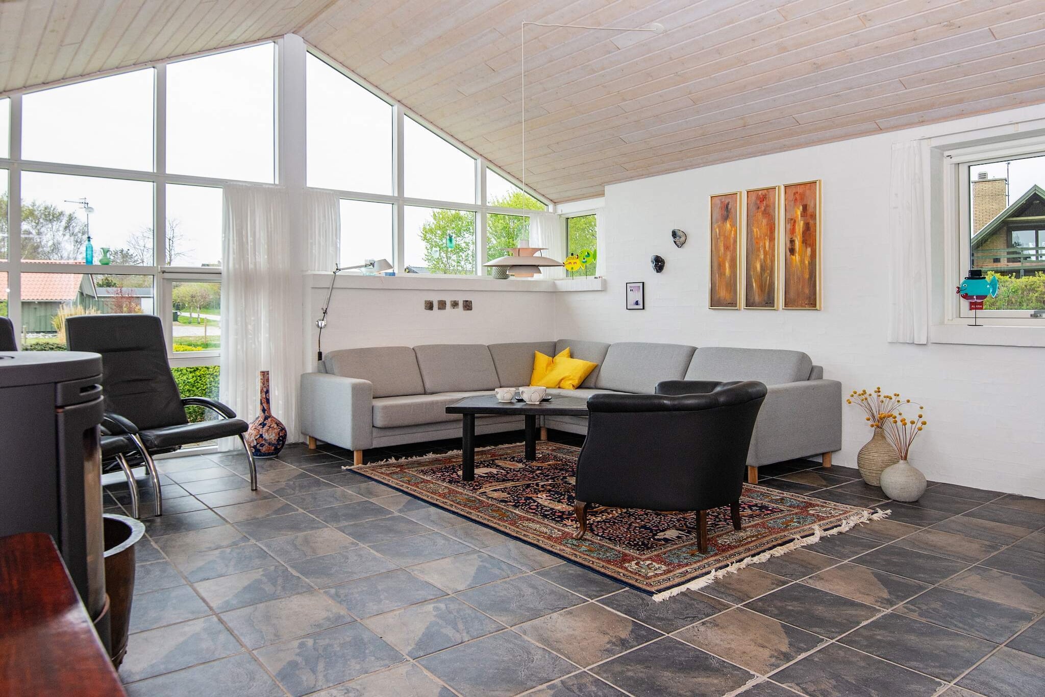 Cozy Property by Beach - Indoor
