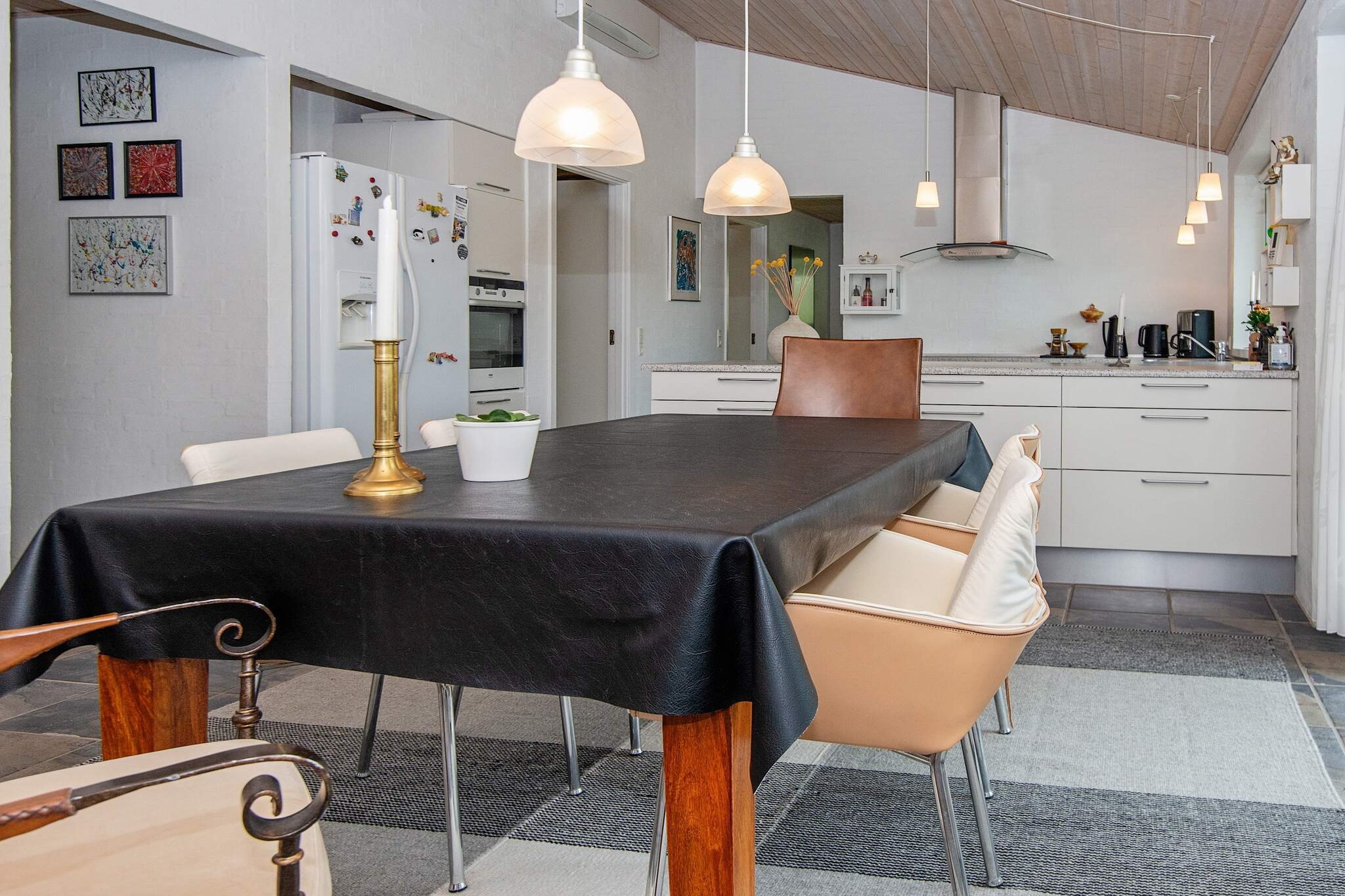 Cozy Property by Beach - Indoor