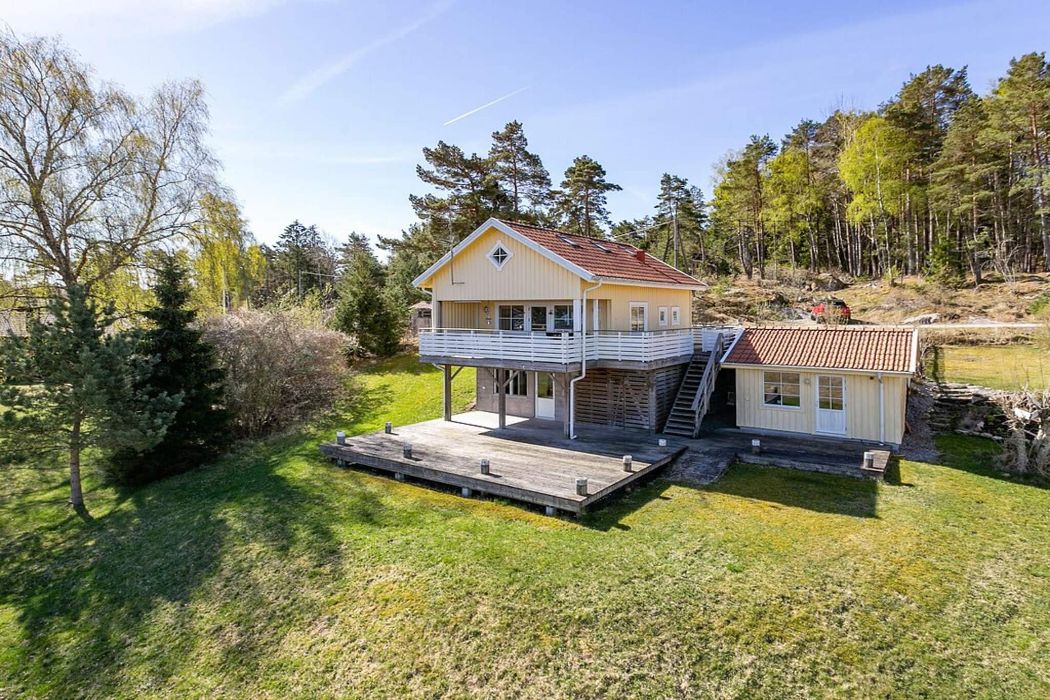 A nice and fresch accommodation with lovely views of the sea and nature. Welcome to this cottage with its annex located on the island RossÃ¶. Here you live in a quiet, relaxing and pleasant environment with wonderful views of the sea and beach meadows with their flora and rich bird life. Just a few hundred meters from the cottage there are nice swimming opportunities. RossÃ¶ is known, among other things, as a center for lobster trade and for its fine coastal hiking trails and paths through pine, beech and oak forest and its many bathing areas with both sandy beaches and rock pools with wonderful views of the Koster Sea. The west part of RossÃ¶ is also part of the Koster Sea Marine National Park, which is geologically interesting with extensive cobblestone fields, interesting flora, rhombus porphyry, and several so-called giant pots. The cottage is located on a slope where the entrance level is upstairs in the cottage. On this floor there is the accommodation's open kitchen with stove, fridge / freezer, microwave, coffee maker and dishwasher, the living room with a sofa bed 140 cm wide. Bedroom with 2 single beds, bathroom with a shower and underfloor heating. From the kitchen you come out on a balcony with a roof, a perfect place to enjoy a good breakfast in the morning sun. The lower level and annex are reached via an external staircase down to a large terrace area where some parts are under a roof. In the lower floor of the cottage there is a living room/bedroom with a sofa bed 140 cm wide, bathroom with a shower and washing machine and a nice sauna. Next to the cottage is an annex with two bunk beds and a seating area. On the terrace area outside there are summer furniture and a grill, all for you to have a wonderful time over a piece of barbecue and something good in the glass while you enjoy the nice sea view. On the lawn outside you can practice all kinds of games and activities. In StrÃ¶mstad there is a large selection of activities, rich restaurant life, pleasant shopping in small shops that are close to each other or why not just sit and enjoy all the boats in the harbor area. From the cottage you walk, take the city buses or free buses to the city center and all the entertainment or to the bathing places that there are several to choose from. If you want to experience islands and the archipelago environment, there are several boat charters and bathing boat trips from the harbor in the center to several archipelago islands such as. Furholmen or KosterÃ¶arna but also to neighboring Norway. It is also possible to rent a boat or kayak for your own exploration trips. For those interested in golf, there are several 18-hole courses in the area and right next to the villa there is access to a tennis court. Welcome to the charming StrÃ¶mstad area.