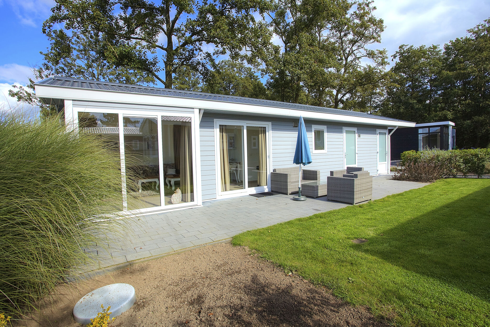 Comfortable chalet with a dishwasher, in a holiday park on the Veluwemeer