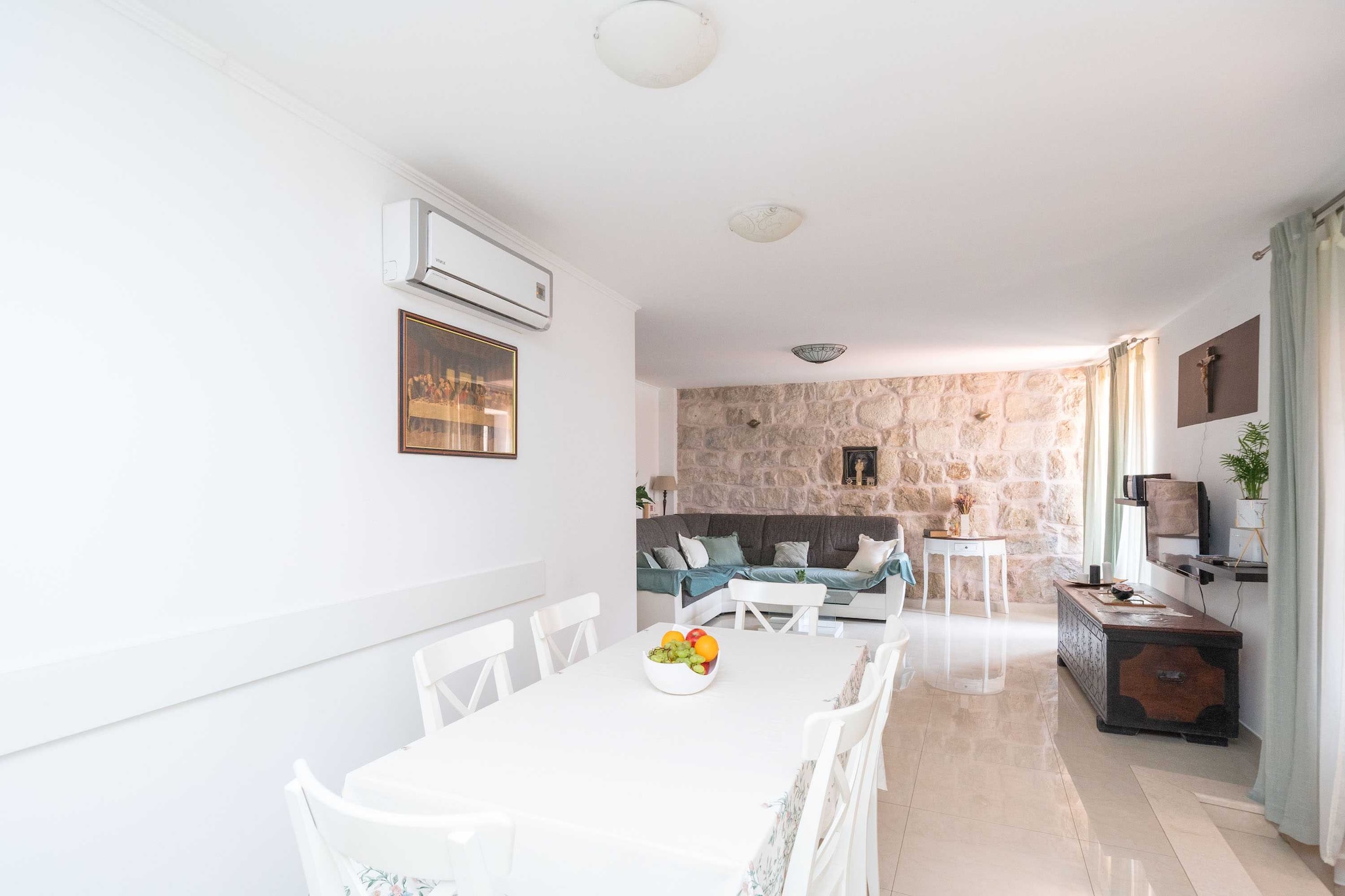 Holiday Home Majkovi - Three Bedroom Holiday Home with Swimming Pool-Binnen