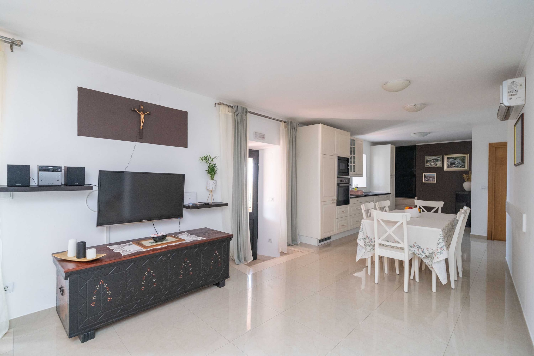 Holiday Home Majkovi - Three Bedroom Holiday Home with Swimming Pool