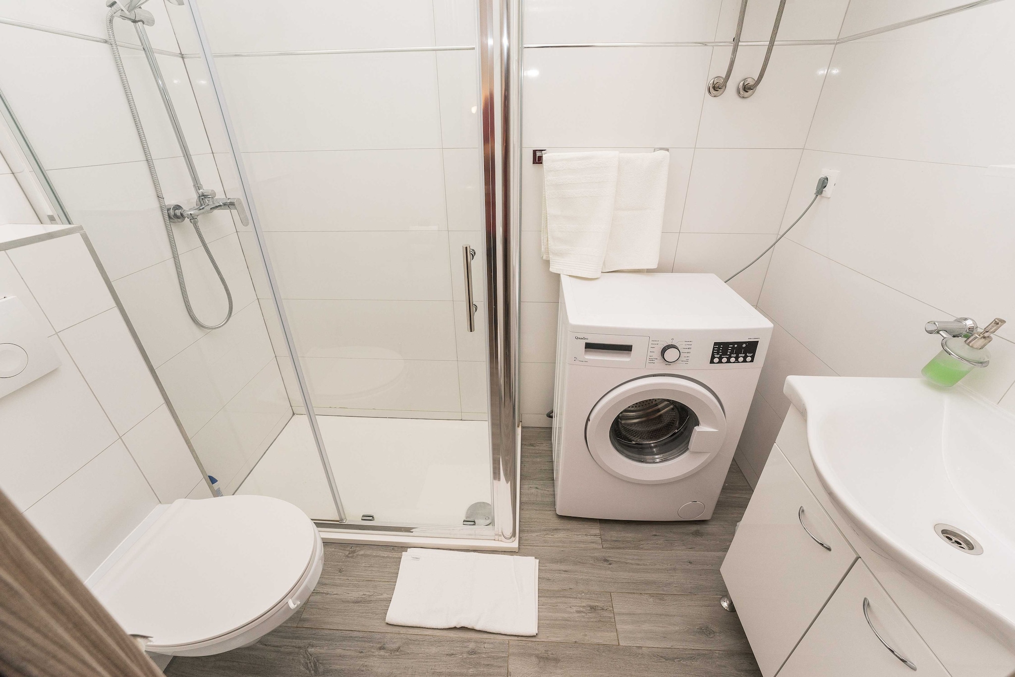 Apartments Maza are situated in Zadar, the second largest town on the Dalmatian coast famous for its breathtaking sunsets. 
Maza apartments featuring three completely new apartments "ANGELA","ANTONIO" and "ROBERTA"with balcony provides comfortable accommodation, only 2 km from downtown and nearest beach. Washing machine is at your disposal. All the units offer air-conditioned accommodation. 
Free Wi-fi is available throughout the property. 
Baby cot is available upon request. 
Pets are not allowed.

This studio apartment can accommodate two people . It features free air conditioning as well as  LCD TV.Kitchen is well equipped with an oven, refrigerator, water kettle, microwave, kitchen utensils, fan, dining area and dishwasher. The private bathroom comes with shower and toilet. Bed linen as well as linens and towels are at your disposal.

Due to the properties good location, everything you may need during your stay can be found in the neighbourhood. Supermarket is only 50 m from the property. Restaurants and bars are located 100 m from apartments Maza. Beach is 2 km away, while bus station is just 50 m from the property.

Bus station is 50 m from the property, airport is only 10 km away.