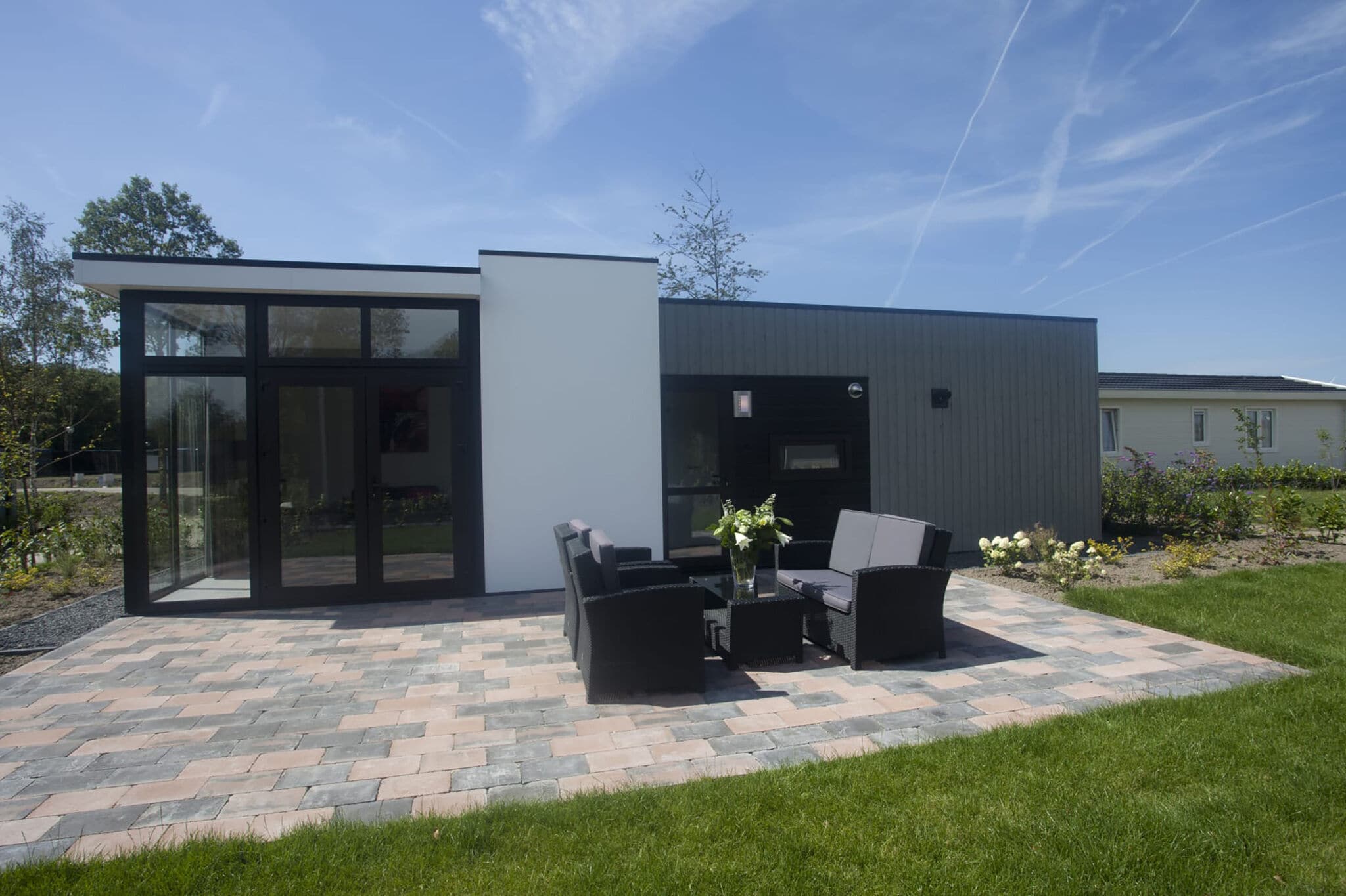 Modern holiday home near the golf course, in a holiday park, Amsterdam at 25 km.
