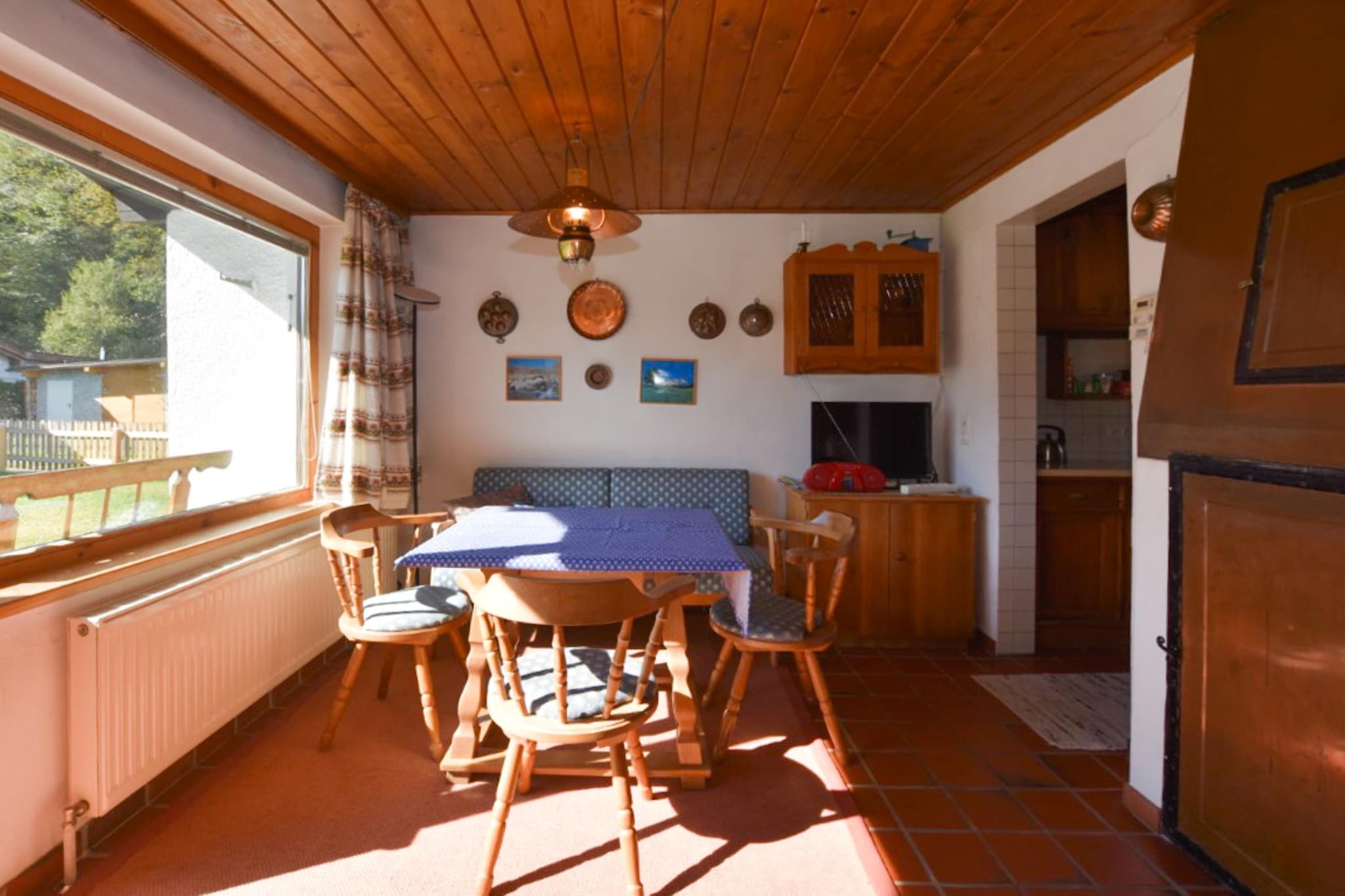 Bungalow in Kitzbühel-Woonkamer