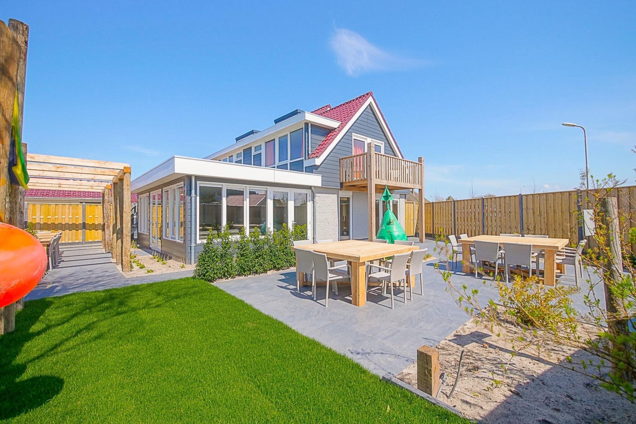 Jolie maison de vacances à Callantsoog avec jardin clôturé
