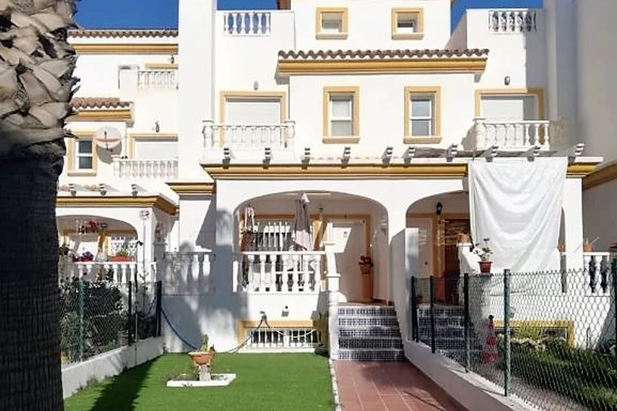 Angenehmes Ferienhaus in Vera Playa mit privater Terrasse