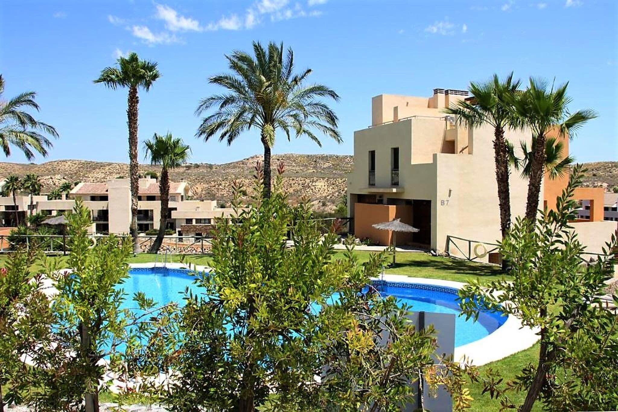 Las Yucas, avec jardin privé et terrasse et piscines communautaires