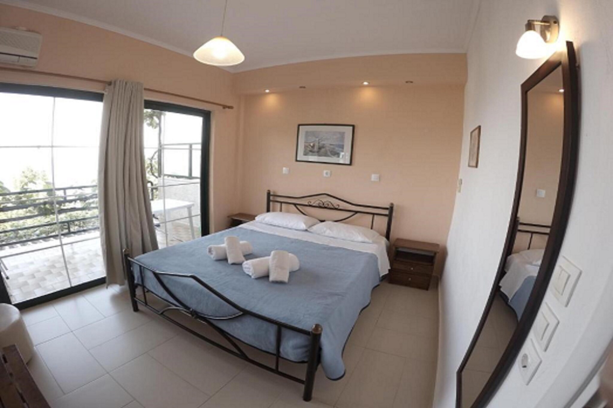 Pleasing apartment in Mpenitses with terrace