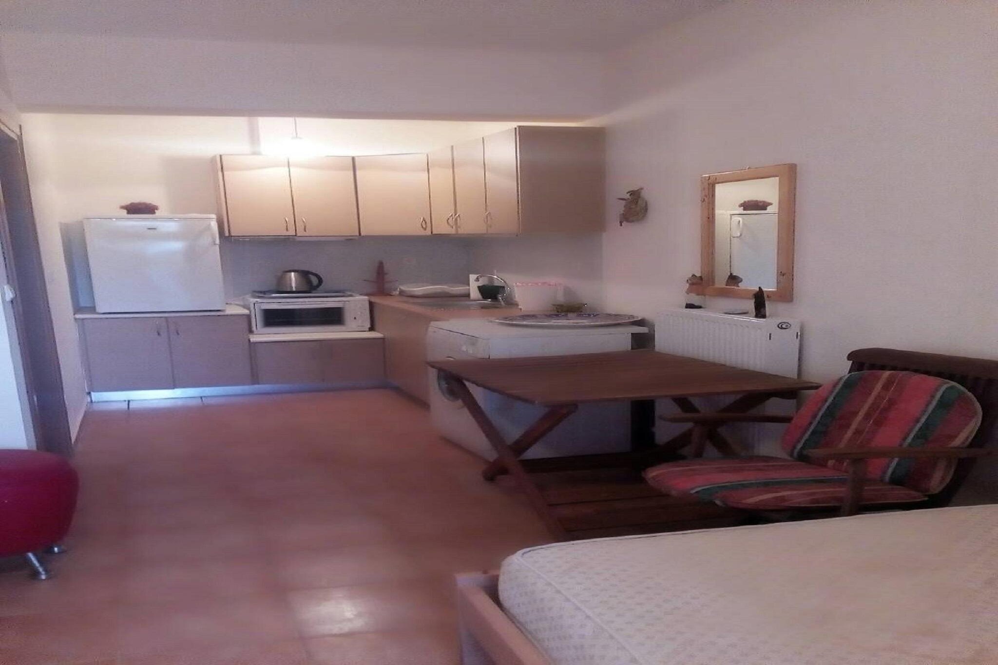 On the 1st floor: (open kitchen(cooker, oven, microwave, fridge-freezer), Living/diningroom(dining table, seating area), bedroom(double bed or 2 single beds), bathroom(bathtub or shower, toilet), conservatory/veranda(deckchairs))\n\nOn the 2nd floor: (bedroom(double bed or 2 single beds), bathroom(bathtub or shower, toilet))\n\nAttic: (double bed or 2 single beds)\n\ngarden, garden furniture, parking lot(public)