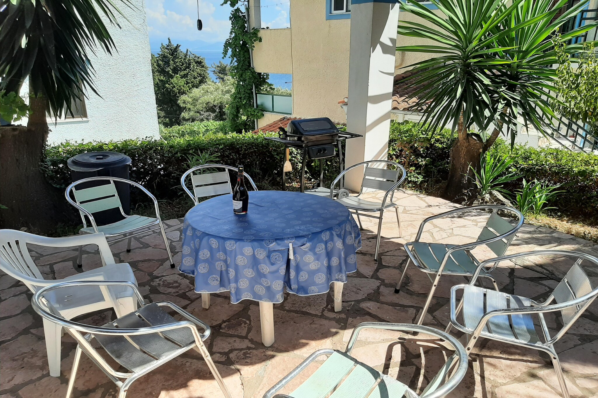 On the 1st floor: (Living room(seating area), Kitchenette(electric kettle, cooker, coffee machine, microwave, fridge), bedroom(double bed, TV, balcony), bathroom(shower, washbasin, toilet), air conditioning)\n\ngarden furniture, sun loungers, parking, swimming pool(shared with other guests), Sunscreen