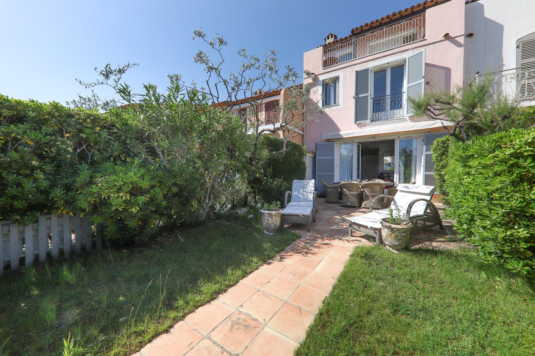 Pleasant holiday home in Port Grimaud with patio