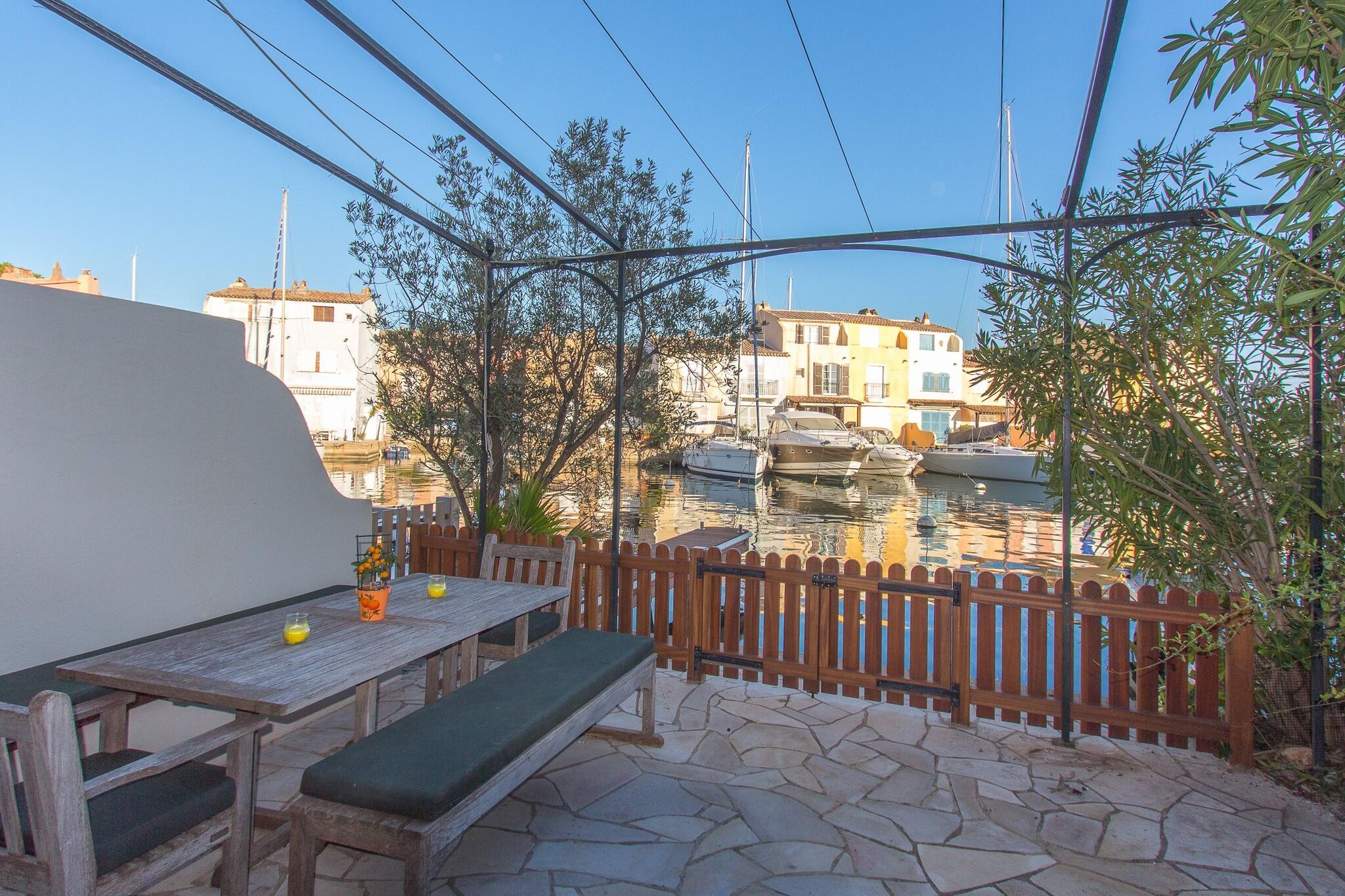 Maison de vacances accueillante à Port Grimaud avec balcon