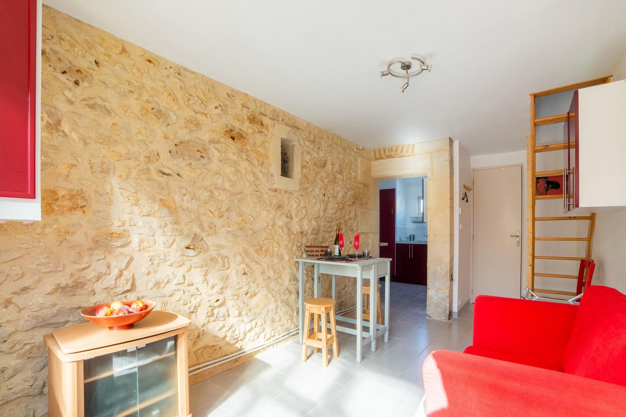 Snug holiday home in Bergerac with terrace
