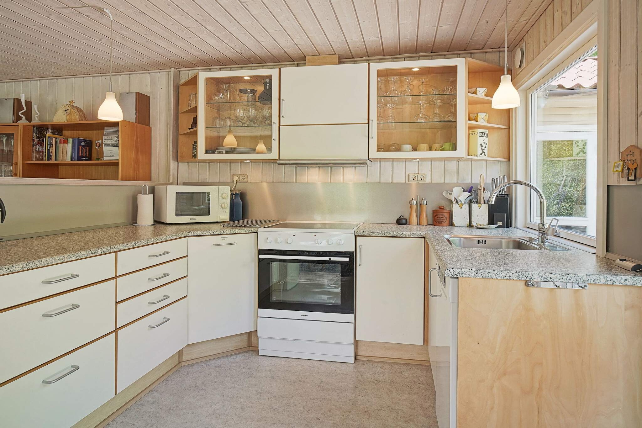 Modern vakantiehuisje vlakbij het strand - Binnen