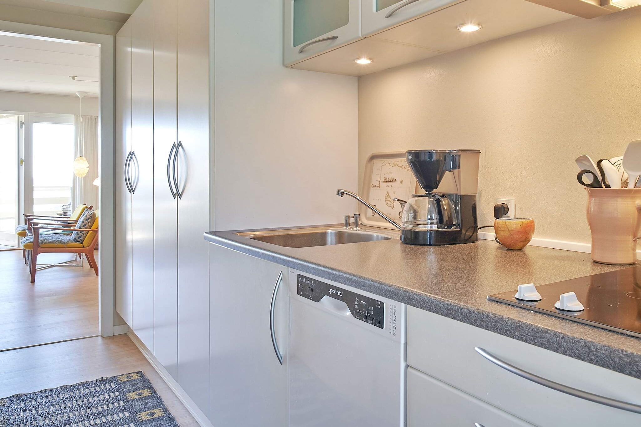 Kitchen(cooker(2 ring stoves), hood, coffee machine, dishwasher, fridge(+ freezer)), Living/bed room(TV(danish TV channels (DR1 and TV2))), bedroom(double bed), bathroom(floor heating)(washbasin, shower, toilet), balcony or terrace, heating(electric), terrace