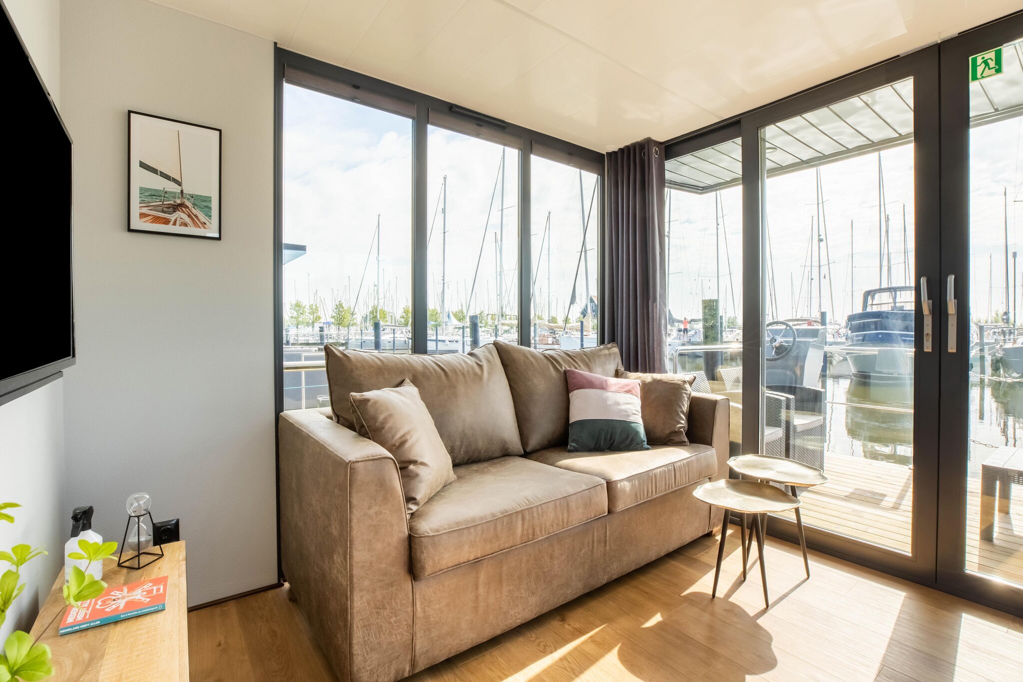 Comfortable houseboat in Volendam Marina