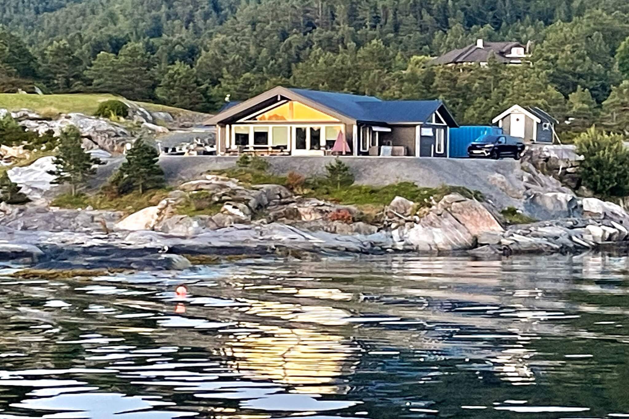 Internet Access DSL, open kitchen(cooker(electric), hood, coffee machine(filter), waffle iron, microwave, dishwasher, fridge, freezer(200-249L), tumble dryer, washing machine, high chair, drying cabinet), Living/bed room(51 m2)(TV), bedroom(9 m2)(2x single bed), bedroom(10 m2)(double bed), bedroom(8 m2)(single bed, 2x bunk bed), bedroom(8 m2)(double bed), bathroom(floor heating)(bathtub or shower, washbasin, toilet), bathroom(floor heating)(bath tub, bathtub or shower, washbasin, toilet), Bubble bath(indoor, 2 persons), garden furniture, BBQ, parking, fish cleaning table