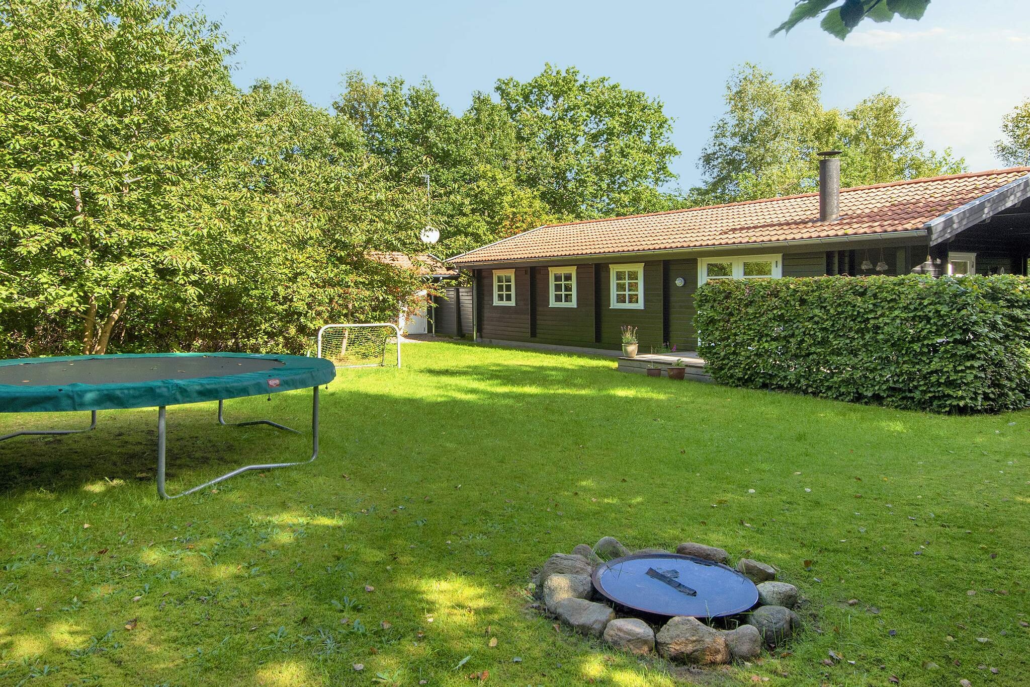 4 person holiday home in Glesborg-By Traum