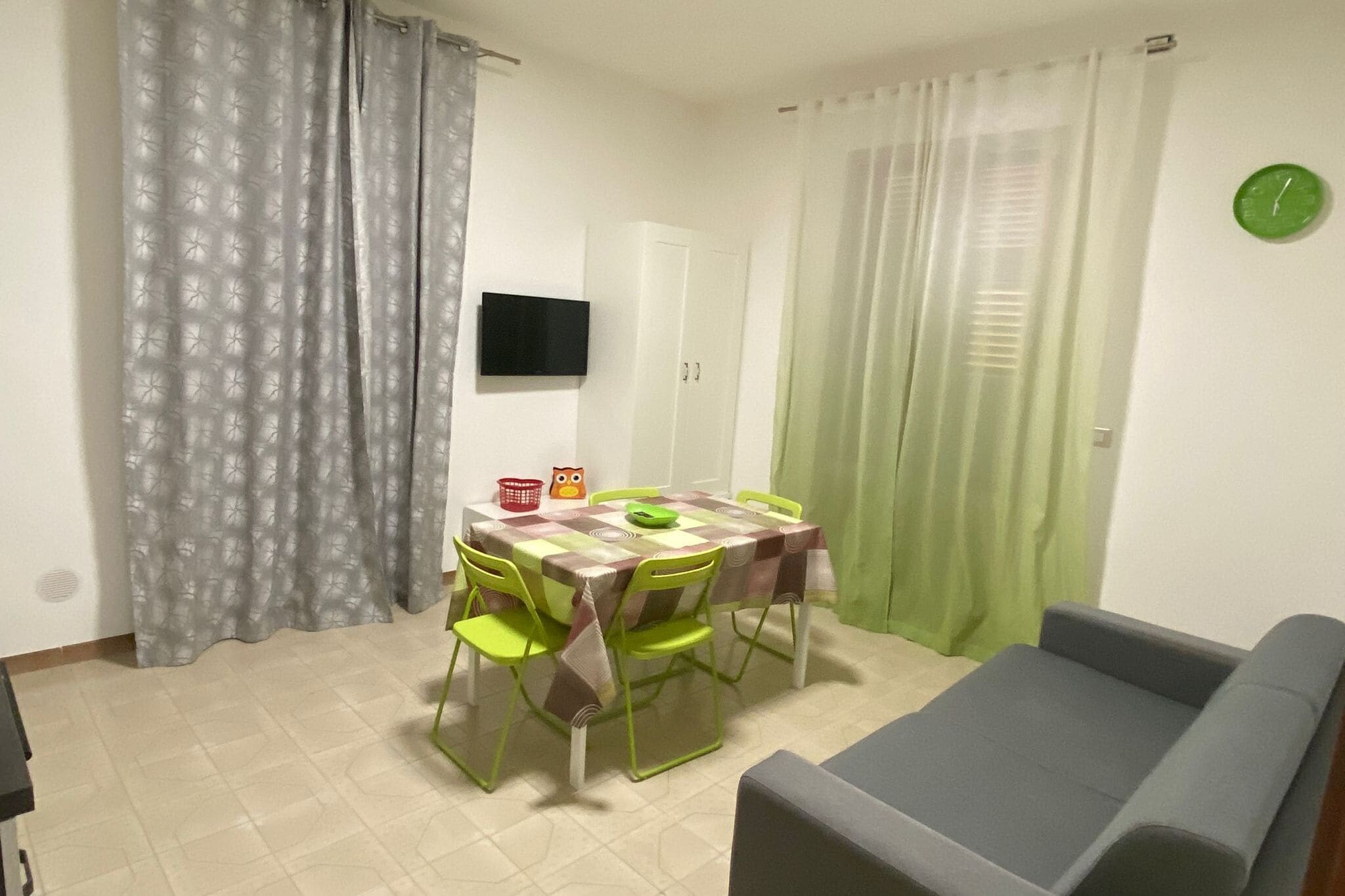 Appartement confortable à Menfi avec balcon/terrasse