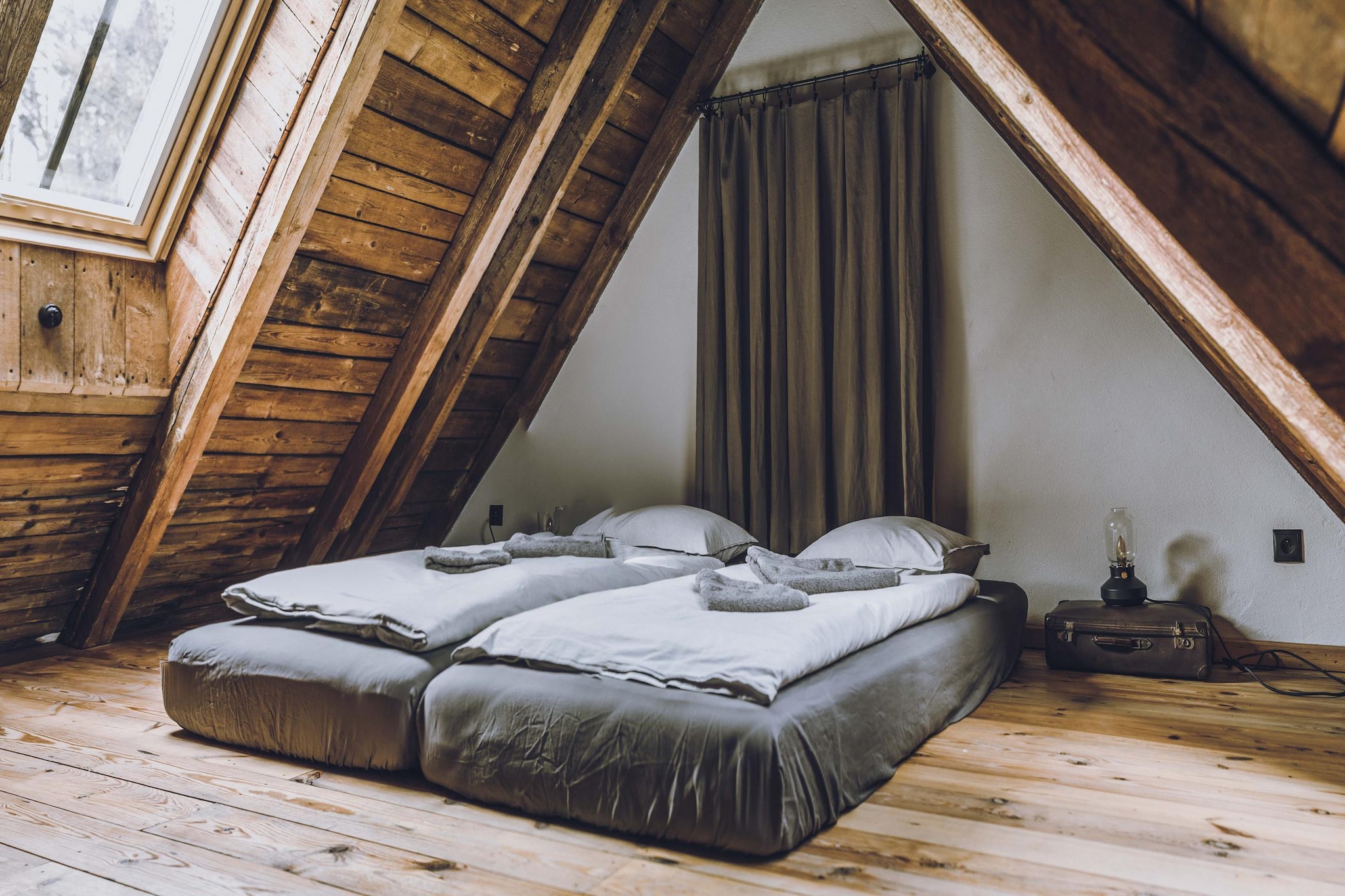 Dom Sokolik- Walnut Apartment