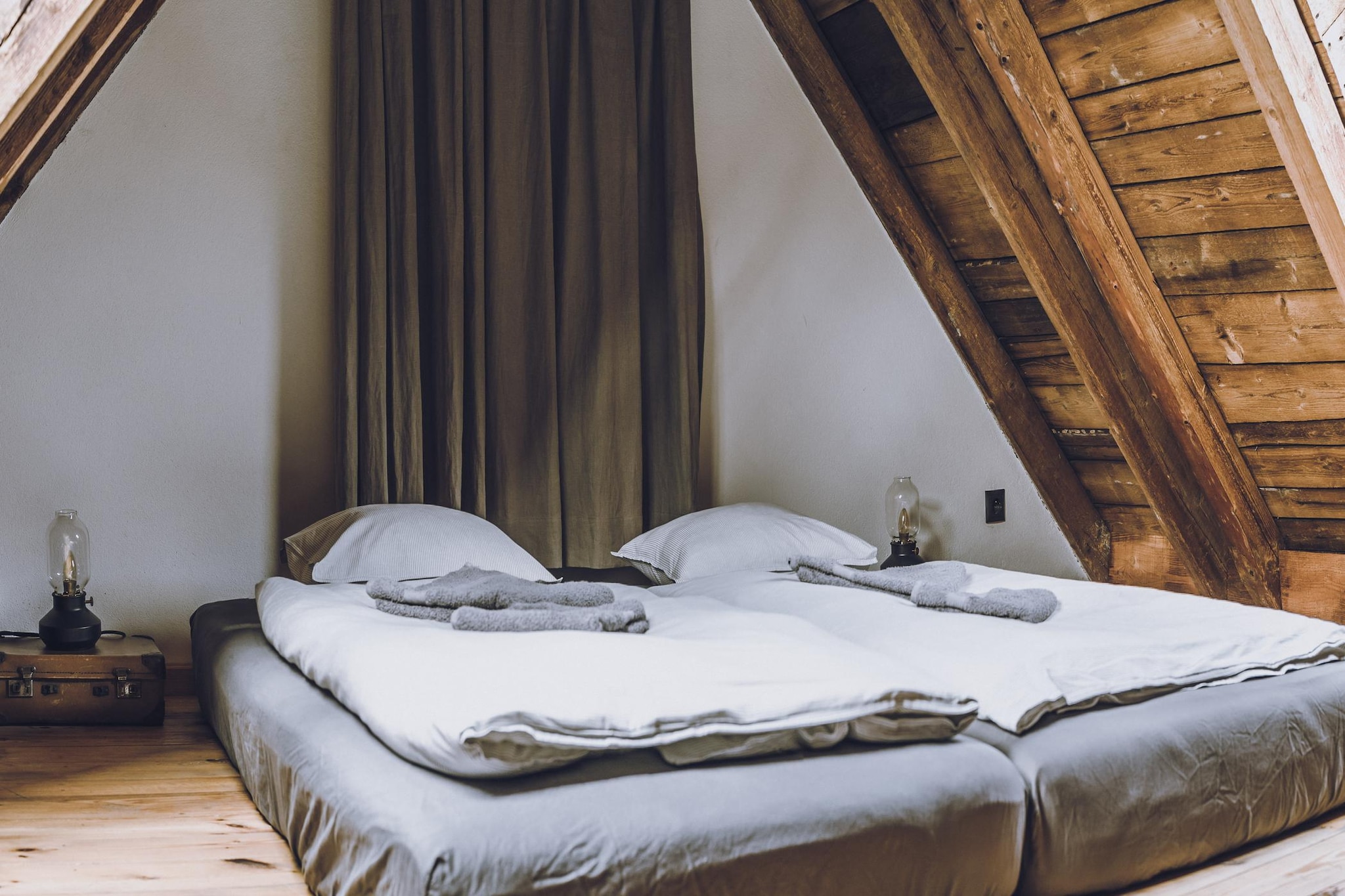 Dom Sokolik- Walnut Apartment - Bedroom