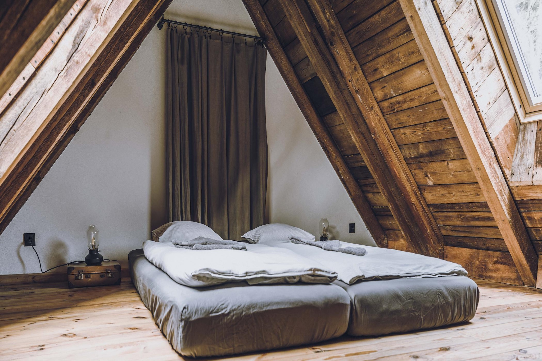 Dom Sokolik- Walnut Apartment - Bedroom