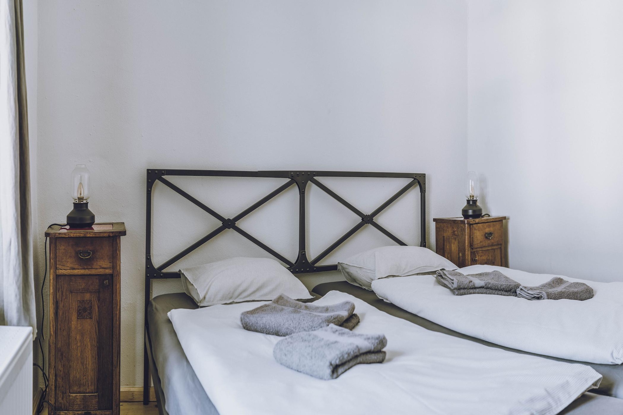 Dom Sokolik- Plum Studio - Bedroom