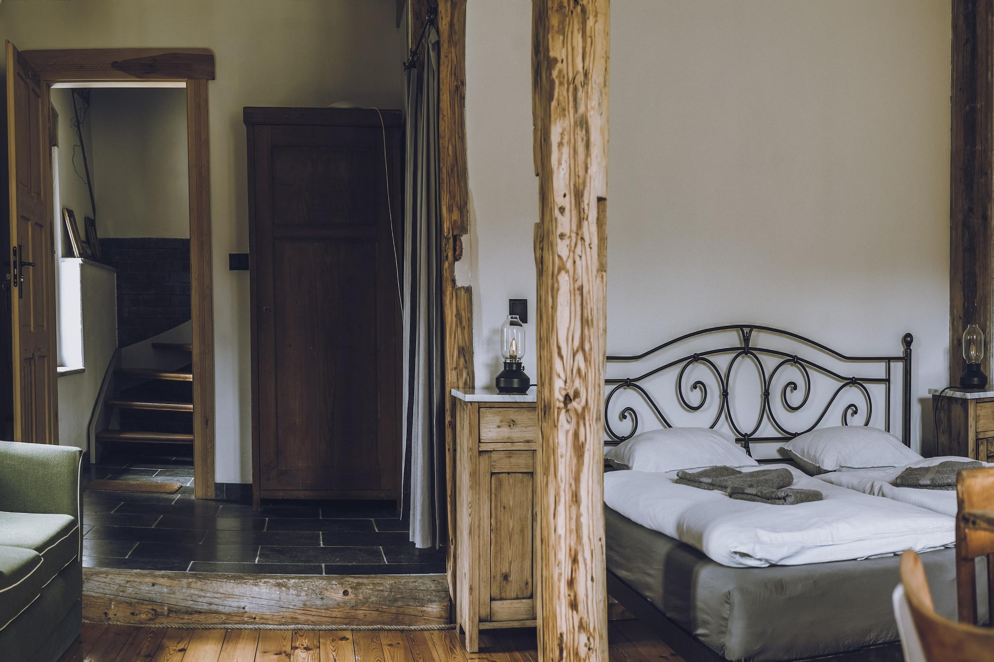 Dom Sokolik - Pond Studio - Bedroom