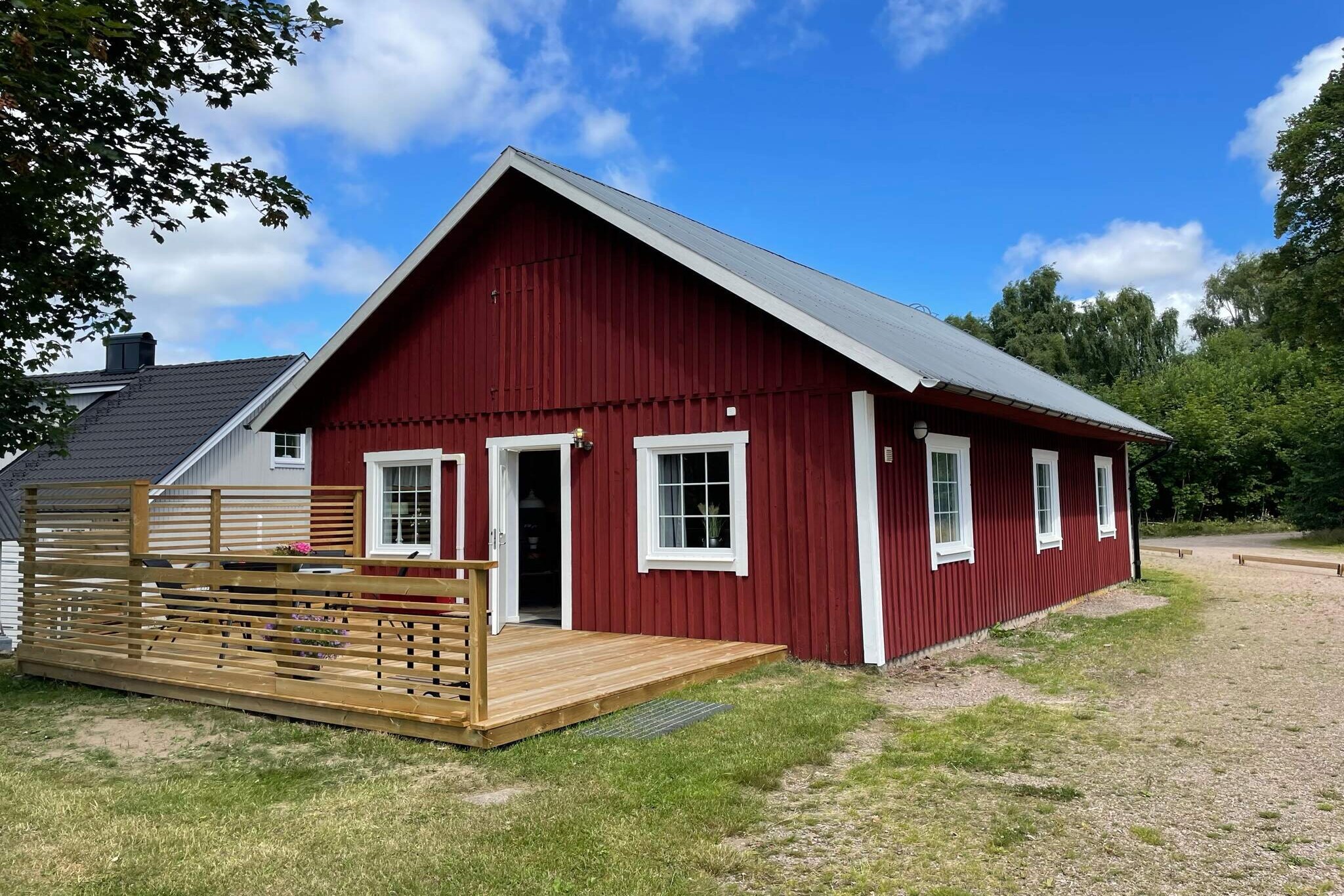 Welcome to a very nice and incredibly tasteful completely renovated (2022) cabin. Here you live really well with all the comforts for a wonderful holiday. An airy cabin that invites you to many good evenings both indoors and outdoors. In addition, you also have a garden of just over 1,000 square meters so the children can play and the activities are unlimited. Once inside the door, you have a spacious entrance with room for clothes and shoes. Next to the hall you have the high standard bathroom and washing machine. The kitchen has all conceivable amenities such as a dishwasher and here you can happily prepare a good breakfast or dinner. You have an open floor plan, which makes it very easy and wonderful to socialize. You have dining space for four and the sofa corner invites you to cozy evenings, whether you play games or relax a bit in front of the TV. The two bedrooms are spacious and here you can sleep well in the double beds. One with a 160 cm wide bed and the other with a 180 cm wide bed. You have a partly private patio at the back where you have a barbecue and also the parking. Welcome to an incredibly nice place where your nearest neighbor is the owners. Among other things and places to visit while you are here, you have an open-air bath just over a kilometer away. In Ängelholm you have an exciting mix of small specialty shops, exclusive boutiques and several large chains. Ängelholm's Hembygdspark is an oasis for the whole family. The park houses a zoo, museum buildings and a playground for the younger ones. For those interested in fishing, there are an incredible number of lakes in your vicinity. The lakes offer fine water for those who prefer to swim. If you want to take a full-day excursion a little further afield, you have the whole of Österlen to explore with Ales Stones, Kåseberga fish smokehouse, wonderful beaches and much more.