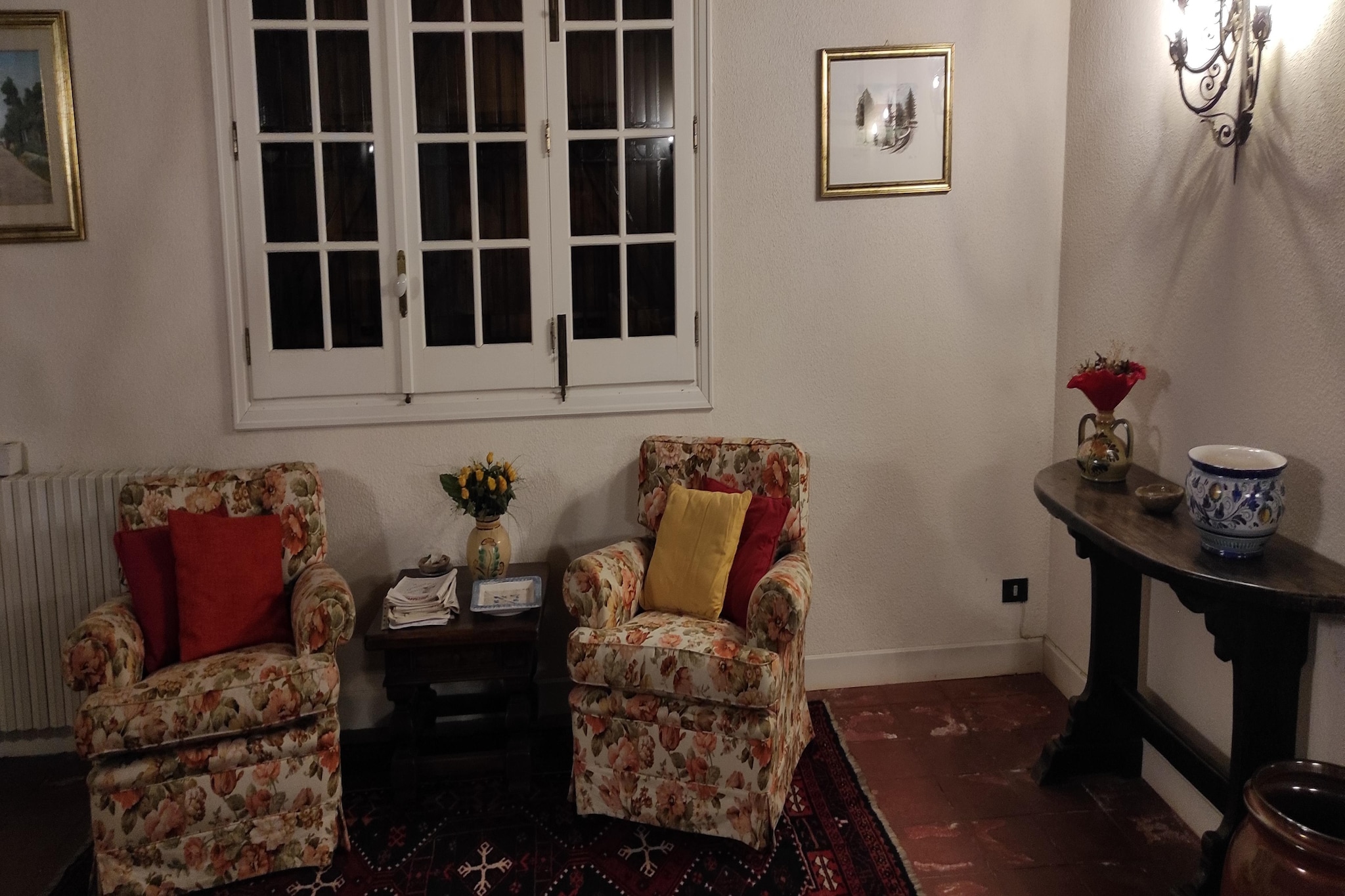 This nice villa in a beautiful place on the Italian island of Sicily has a garden and a balcony/terrace. The accommodation offers comfortable space for 2 families.

In the center of the picturesque Ragalna, you will find some restaurants and cafÃ©s for a pleasant evening out. The region is ideal for walking tours through nature and the famous CatÃ¡nia is approximately 30 km from the accommodation.

You can store a possible rental car in the parking lot and the well-equipped kitchen offers you the opportunity to prepare your favorite dishes. You can hit a ball on the tennis court or relax with a good book in the living room with a TV, a fireplace, and a comfortable seating area.
