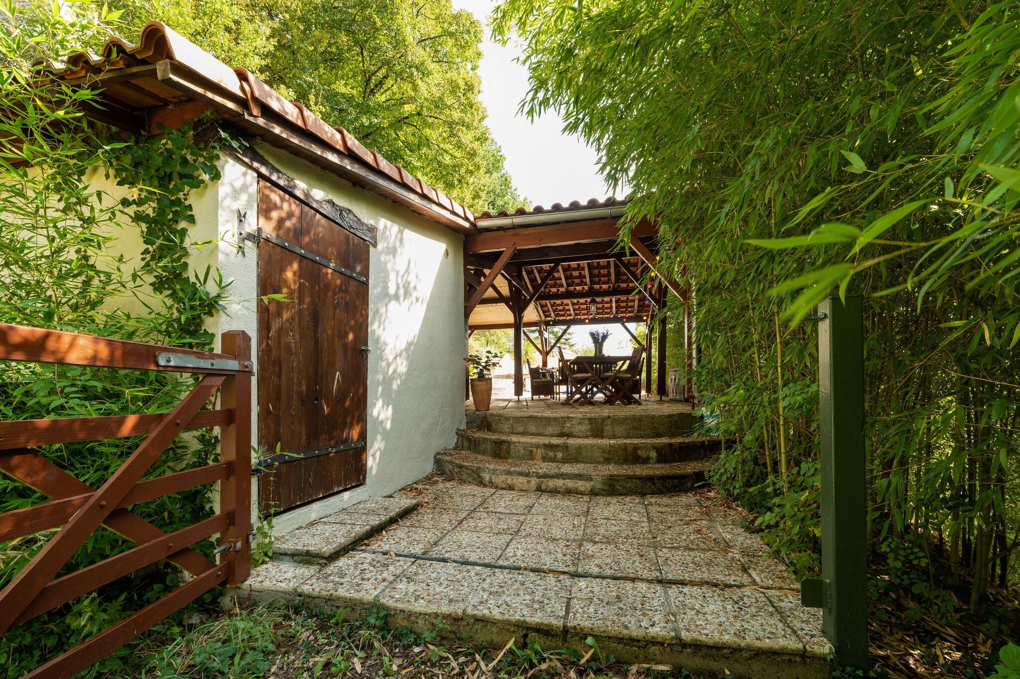 Agréable maison de vacances à Touffailles avec sauna