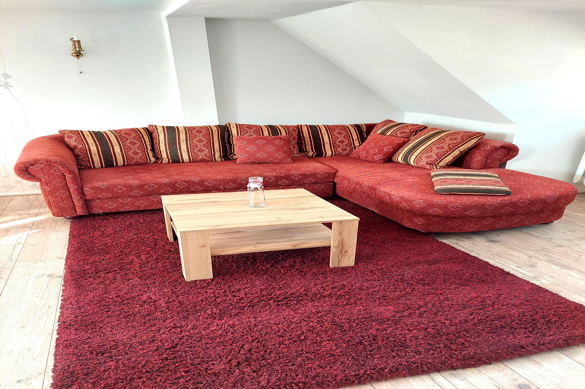 Located in Ziesar, between Magdeburg and Potsdam, this beautiful holiday home is suitable for small families or small groups of friends. The idyllic, rural location near the FlÃ¤ming Nature Park, is a perfect starting point for impressive discovery tours.

Visit the former bishop residence Ziesar with its impressive castle and stroller at your leisure through the alleys of the old city where time seems to have stood still. In just 25 minutes by car, you reach the beautiful Wiesenburg Castle and a 30 -minute drive around Brandenburg an der Havel, where boat trips, swimming and water sports are possible. A trip to Potsdam and Magdeburg (40 minutes) is also worth it.

The cozy apartment has a fully equipped kitchen, TV and a sofa bed for an extra person in the living room. You have a beautiful garden with a terrace and barbecue and the house also offers parking on site.