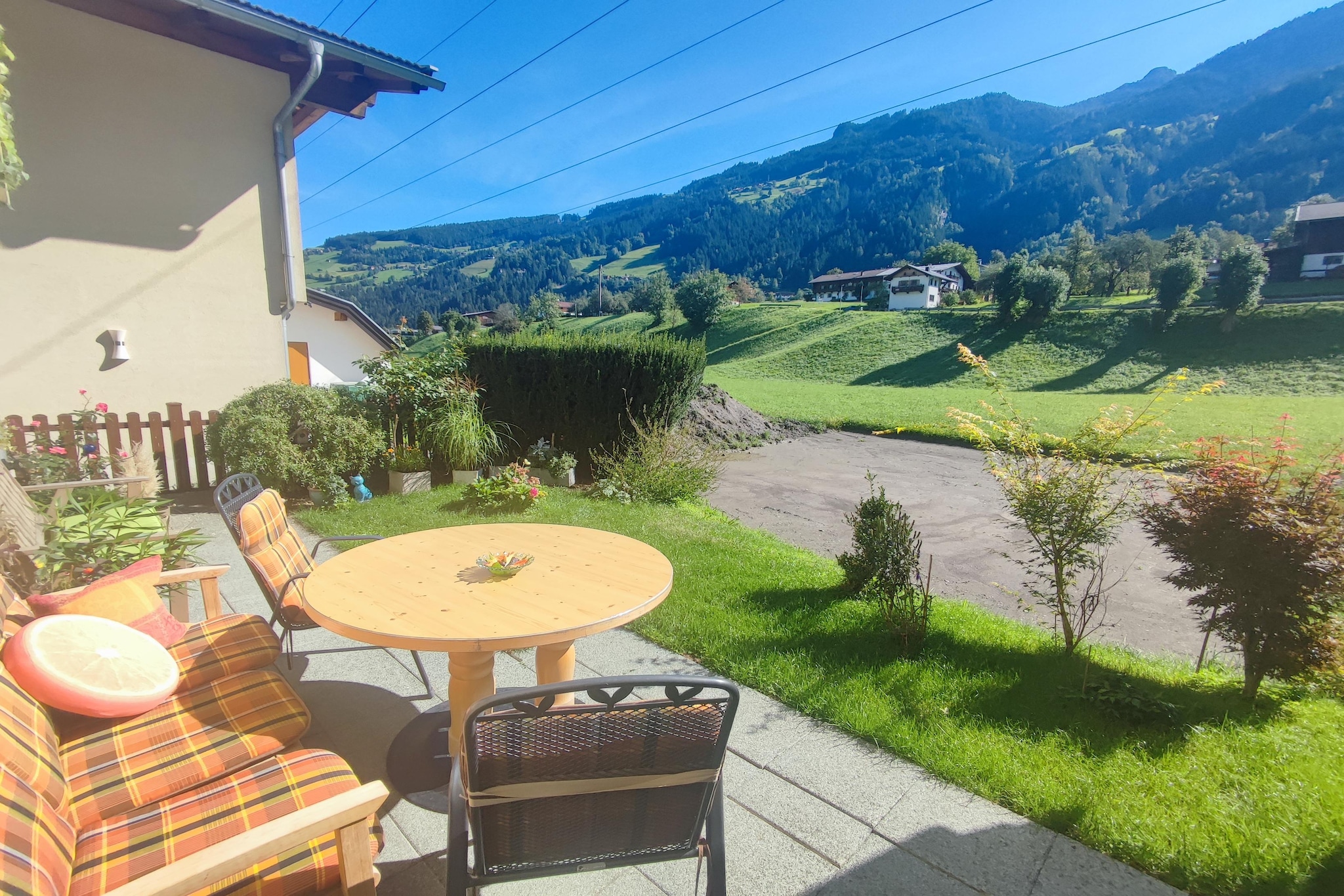 This new holiday home in the small town of Ramsau is located in a quiet area between Hippach and Mayrhofen in the Zillertal. Mayrhofen is one of the hotspots of the Austrian ski areas.

The house can accommodate a maximum of 8 people and has a large sunny terrace. The well-equipped house has a kitchen-living room with a dishwasher, a cozy living room with a fireplace and TV, and a bathroom with a tub and toilet. You can expect hospitable service and a warm hostess.

From your holiday home you only drive a short distance to the valley station of the Horbergbahn, your entry into the ski and snowboard world of Mayrhofen. In the afternoon you have the choice of either taking part in the après-ski in Mayrhofen or taking the Horbergbahn back to your cozy holiday home.

A day visit to the Zillertal Arena provides further variety in your ski week. This ski area can also be reached quickly from your holiday home.
 
The landlady lives in the apartment in the house, which is accessible via the guests' anteroom.
