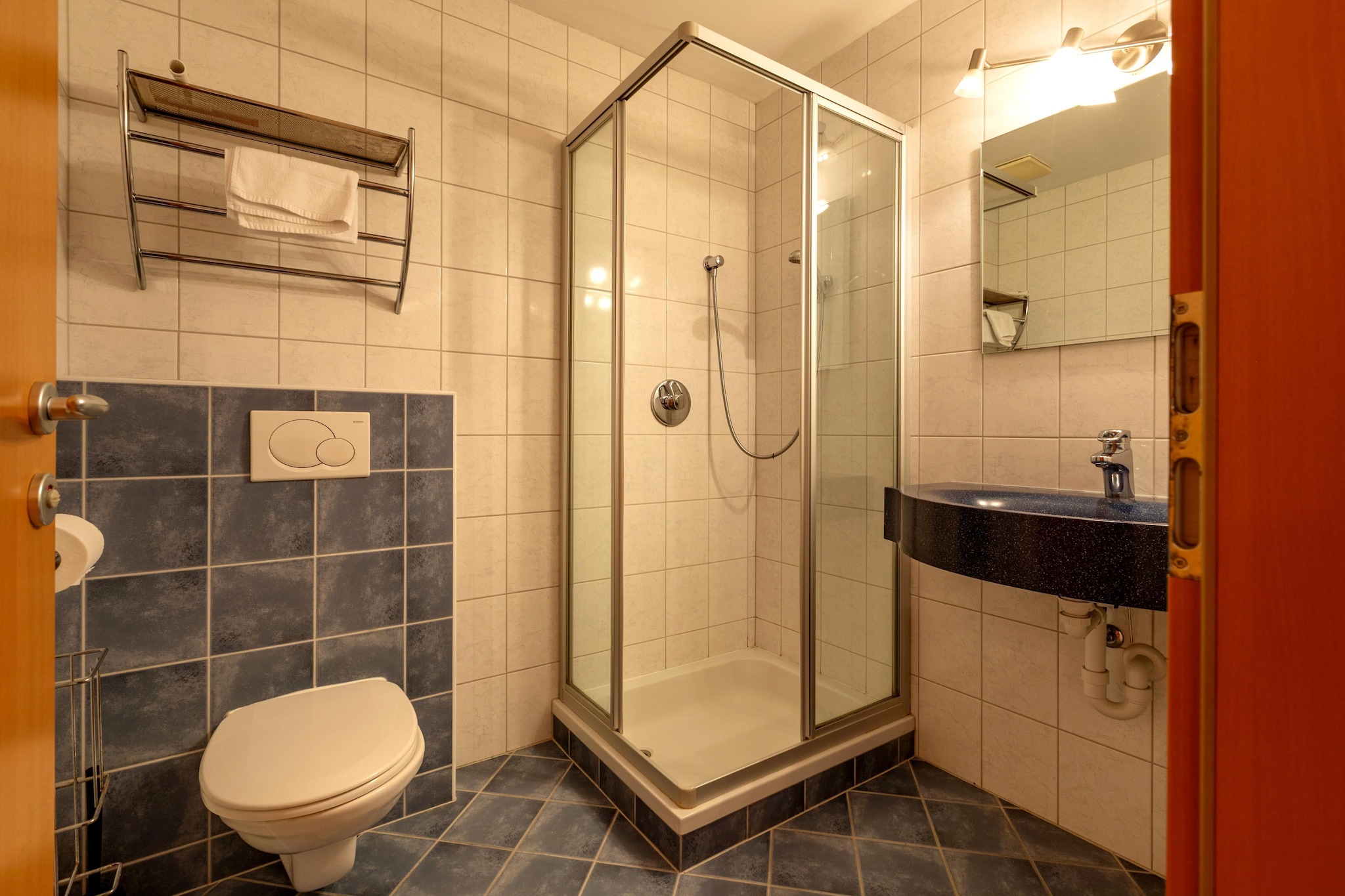 Apartment 11-Bathroom