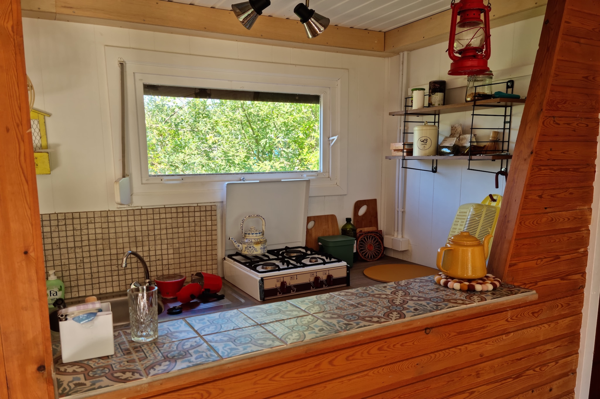 Tranquil chalet in Geel with garden