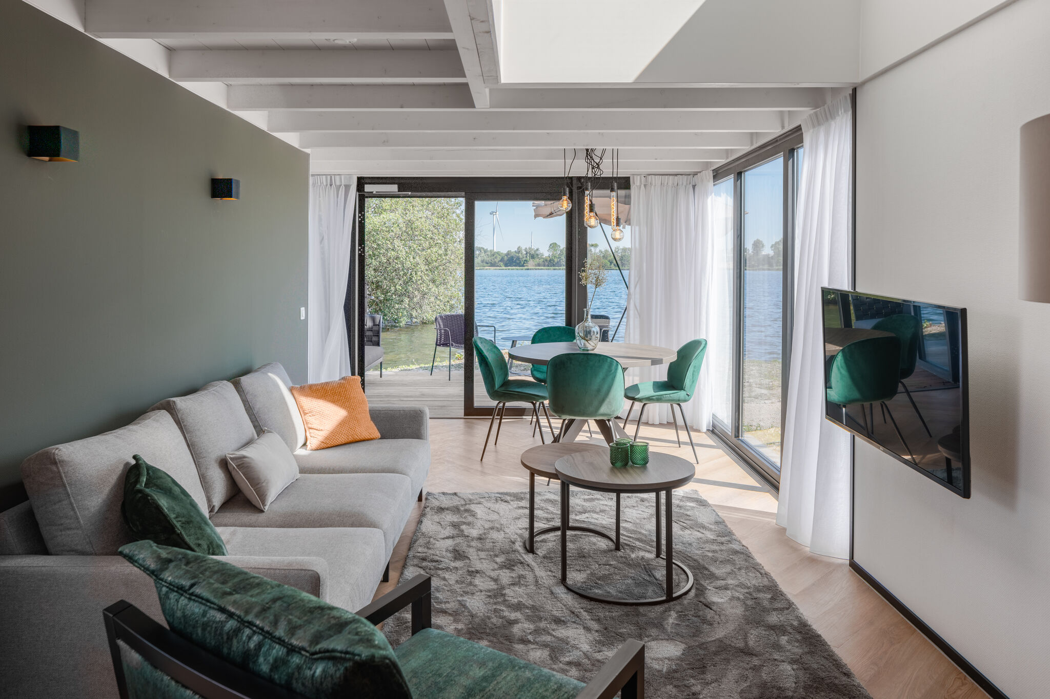 Lodge luxueux avec terrasse et balcon