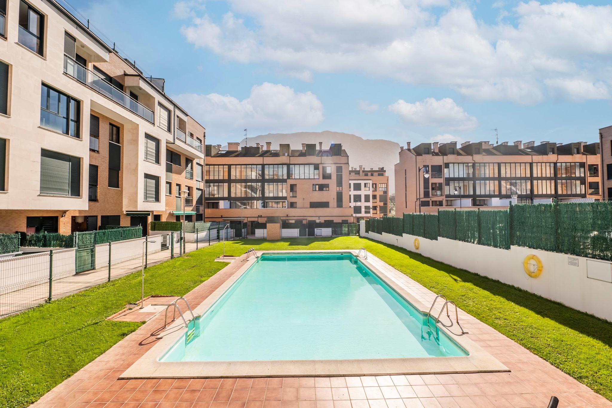 This pleasant apartment in Asturias enjoys a great location near the sea. It is ideal for relaxing holidays with family or friends.
Spend your days relaxing on the Playa de Torimbia (4.9 km drive) or visit the lively center of Llanes. You will find nice shops, bars, cafes and restaurants for an unforgettable evening out. A visit to the harbor of Llanes is also definitely worth it.
The accommodation offers parking space for the car and you can independently prepare the tastiest dishes in your own kitchenette. The residence has a living room with TV and dining table and the balcony/terrace is the ideal place for a relaxing end to the holiday.