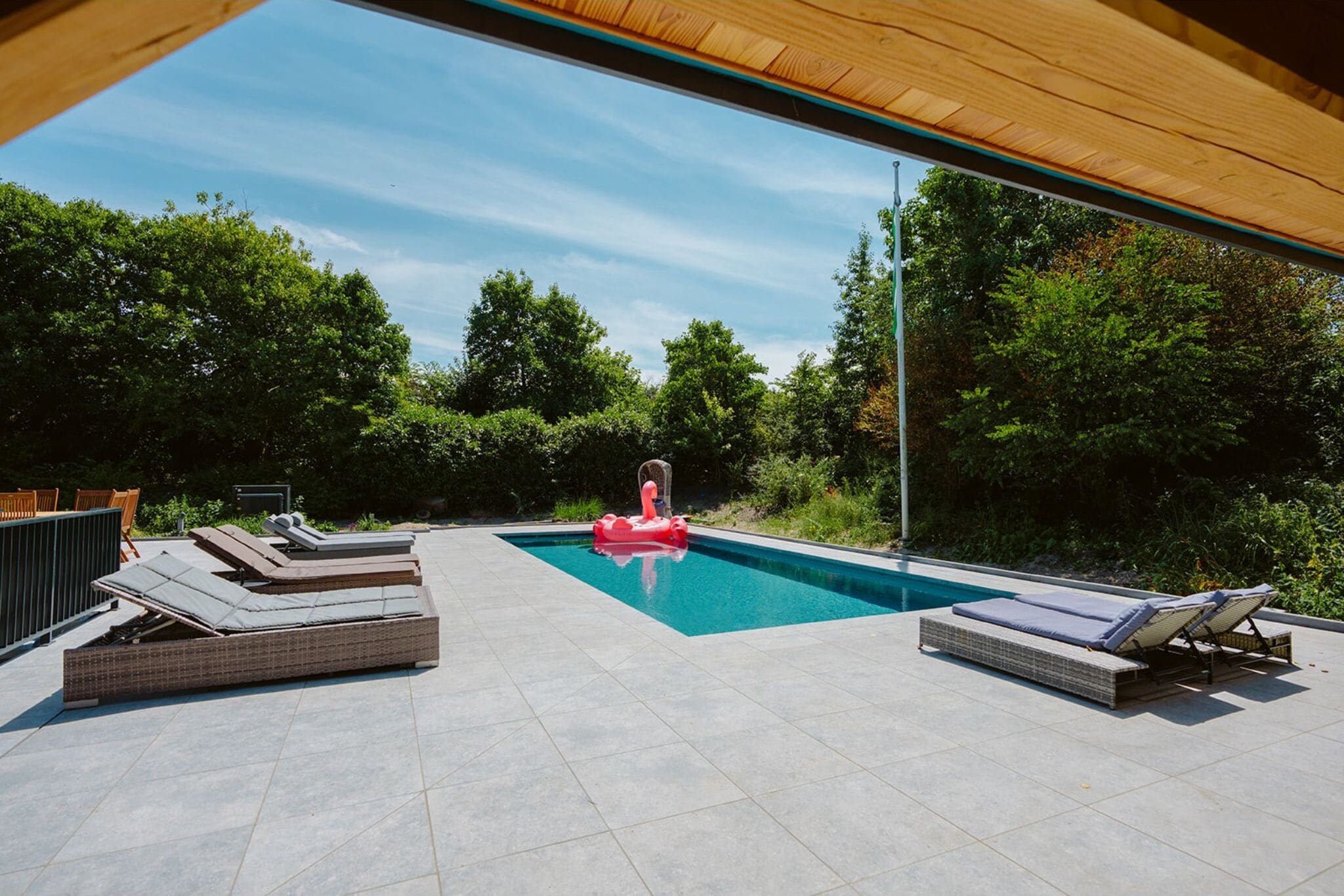 Luxueuse villa de vacances pour 16 personnes avec piscine, sauna et barbecue