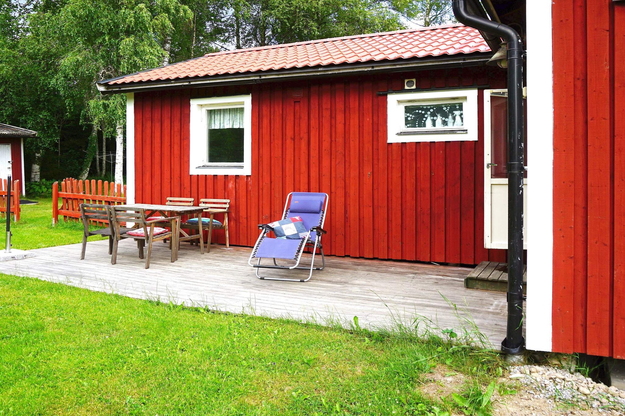 This house is located in the middle of Roslagen with nature as a neighbor. Total silence reigns here and yet you only have 1 hour and 20 minutes to central Stockholm. The spacious cabin is located on a large plot of land that is fenced in at the back, which makes it easier if you have smaller children with you on the trip. The cabin has a hall with plenty of space for both clothes and shoes that opens up to the fully equipped kitchen with an adjoining dining area. A sofa that can accommodate many people where you can curl up in the evening is in the living room. Four bedrooms provide space for many and at the same time privacy, which can be practical if you are a larger group. In addition to shower and toilet, the bathroom also has a washing machine. In about 20 minutes you can reach beautiful places out by the Ã…land Sea that offer both swimming and many attractions. Hallstavik with its intact mill environment offers a lot to see, there is also an outdoor bath which is popular and open during the summer season. Out by HÃ¤verÃ¶ PrÃ¤stÃ¤ngar, which is a nature reserve, there is one of the country's best-preserved leafy meadows and is very beautiful.