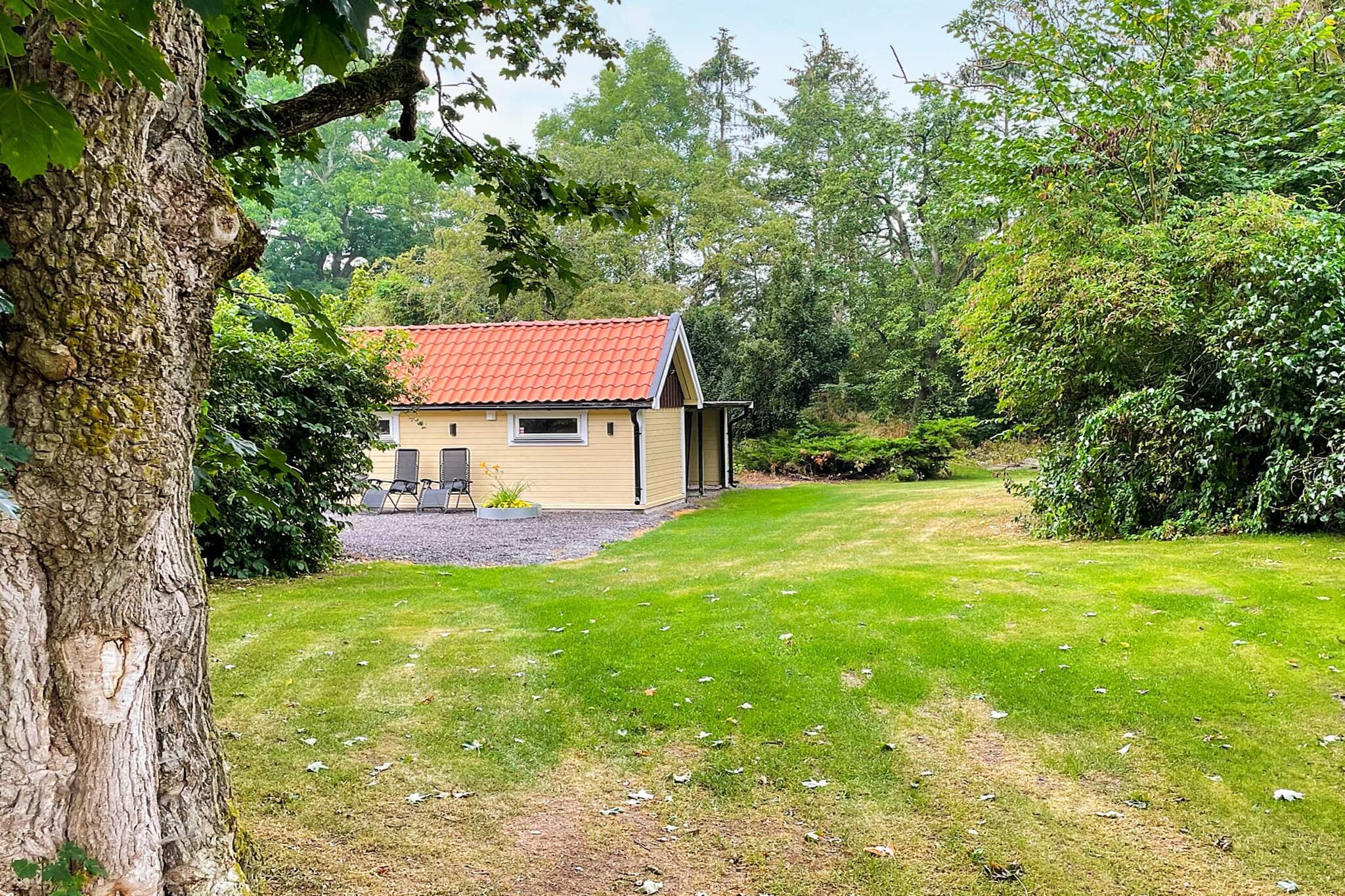 Welcome to a place in the country. Here you live in a completely renovated (2022) cozy cabin where your entire stay will be comfortable. It is a shared plot with the owner but you have your own area and garden of 500 square meters to be able to enjoy a holiday with plenty of space. You have parking next door, your own patio with barbecue and a lawn. This is a place for you who both want to be comfortable and want to spend the money to explore and experience beautiful Scania. Also perfect if you want to take a weekend! Here you are welcomed into a cabin with thoughtful color choices and placement of furniture to make you feel as welcome as possible. It is a nice beige color that creates a calm, which can be much needed after a day out on an adventure. The living room contains a practical and nice kitchen with all its comforts such as fridge with freezer compartment, stove, microwave, oven, coffee maker, among other things. You also have a small dining area, &quot;living room&quot; with sofa bed (140x200cm). In the bedroom you have two very comfortable single beds each measuring 90x200cm. There is also the possibility to hang your clothes here. The bathroom is well proportioned and has also been renovated with today's high standard, such as underfloor heating, which provides plenty of warmth on the colder days of the holiday. You also have a washing machine, which makes your stay even more comfortable. There is also a shower, wash basin and toilet here. What sets this accommodation apart is its location in the countryside, but also the high standard of the accommodation. You also quickly get to Kristianstad. The host couple live on the farm with 2 children and cats. A really lovely place for those who want to experience the country with the cows that sometimes wander close by. There is a lot to do in SkÃ¥ne within a reasonable distance. In addition to that, there is for those of you who appreciate swimming, fishing, walking or cycling as much as beautiful as possible. You have short distances by car to an incredible number of lakes, IvÃ¶sjÃ¶n, Immeln (there is also an ice cream boat here in the summer), OppmannasjÃ¶n to name a few. Here there are several churches and castles to visit, the Ljungryda Nature Reserve. You also have VÃ¥ngaberget, which is suitable for skiing but also for cycling in summer. For a golf lover, you have several golf courses within reasonable distances. Just a short distance away you have the AralÃ¶v golf club, where incredibly fine food is also served. If you want to swim on one of the finest beaches in SkÃ¥ne, Ã…hus is ideally located, about 25 minutes by car. Along the coast towards Ã–sterlen, you also have Kivik's Musteri, Stenshuvud, Ale's stones and much, much more.